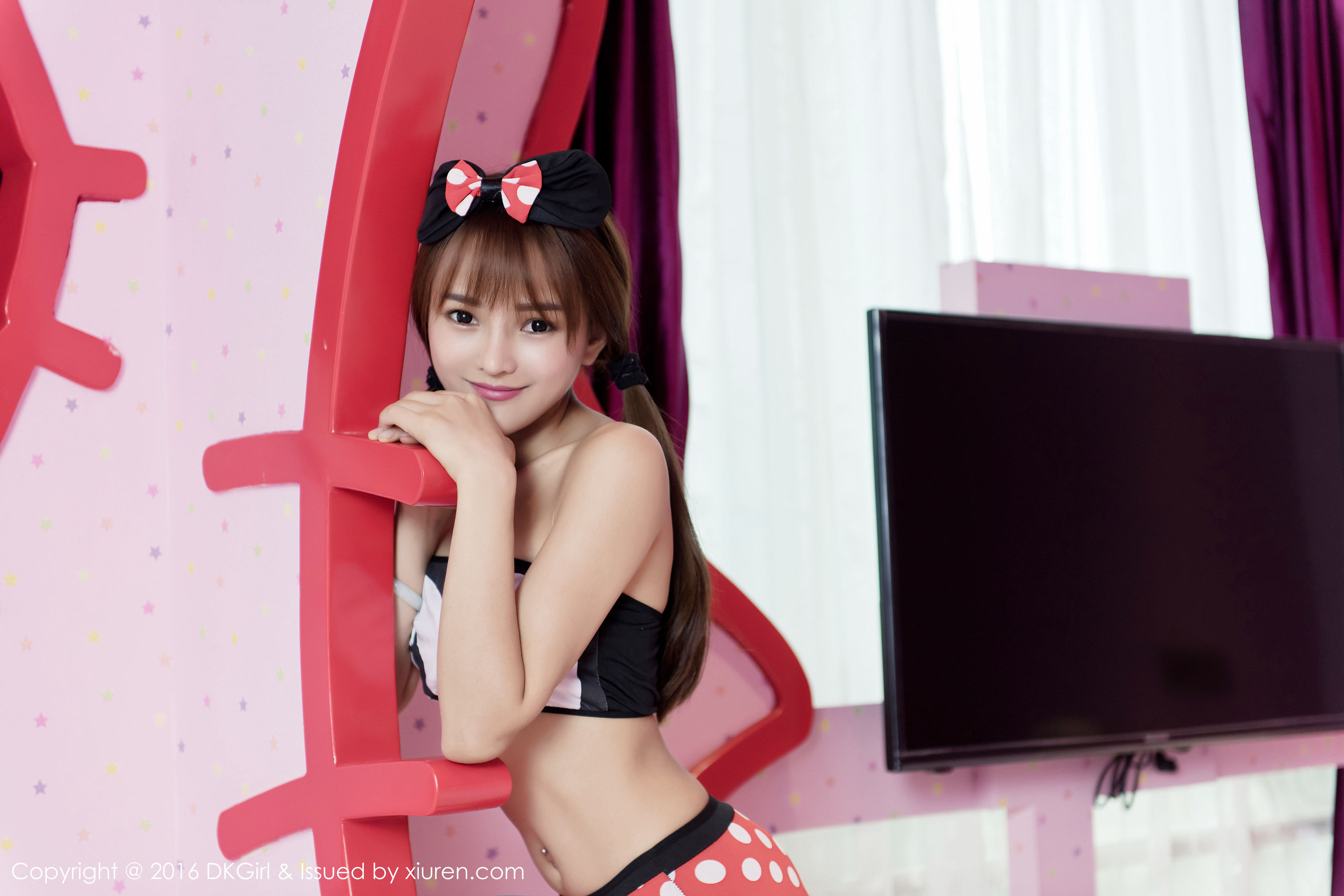岑雨桥《粉红圣诞主题系列》 御女郎DKGirl VOL.003 [53P]
