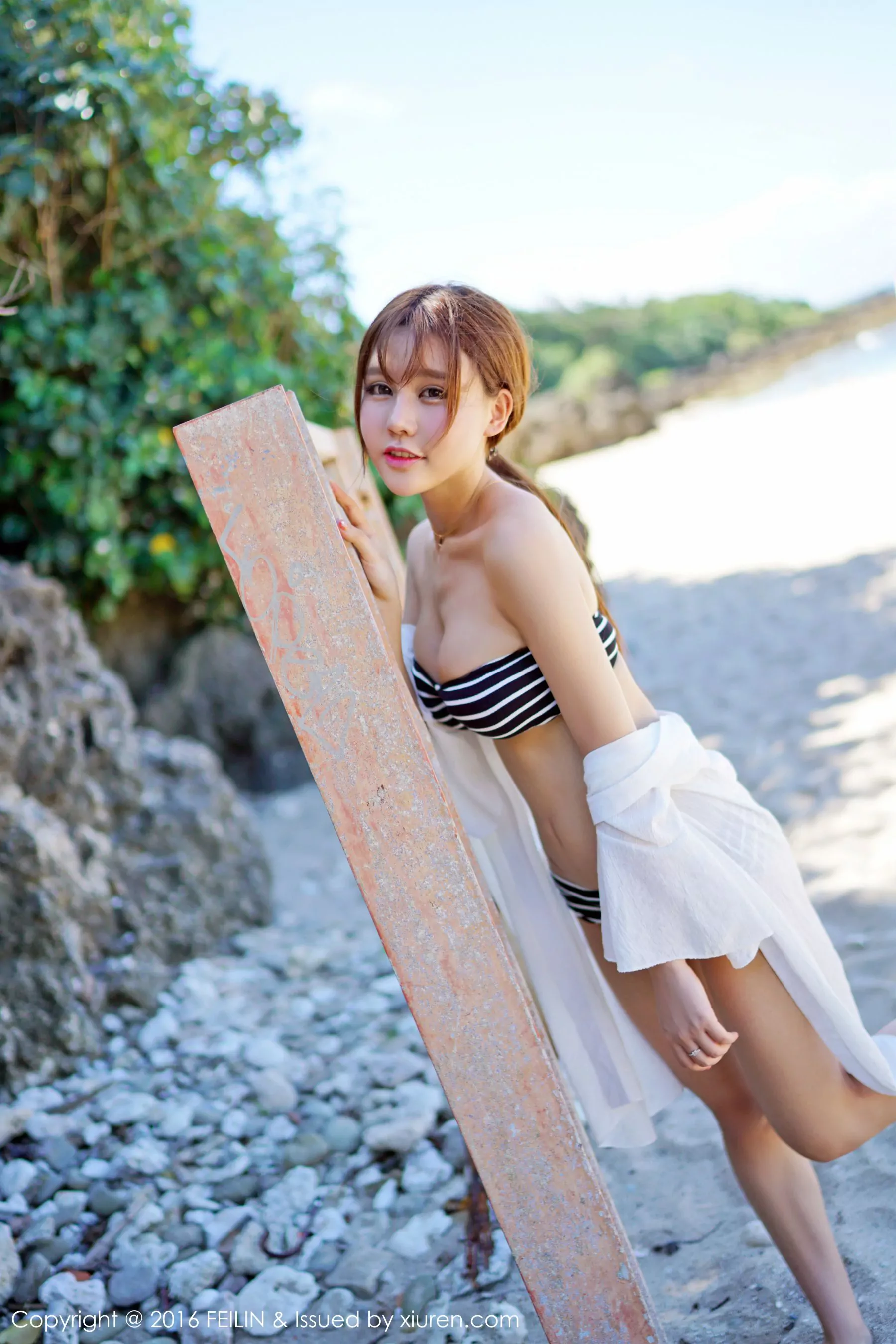 Milk楚楚《海边比基尼+泳装》 嗲囡囡 Vol.045