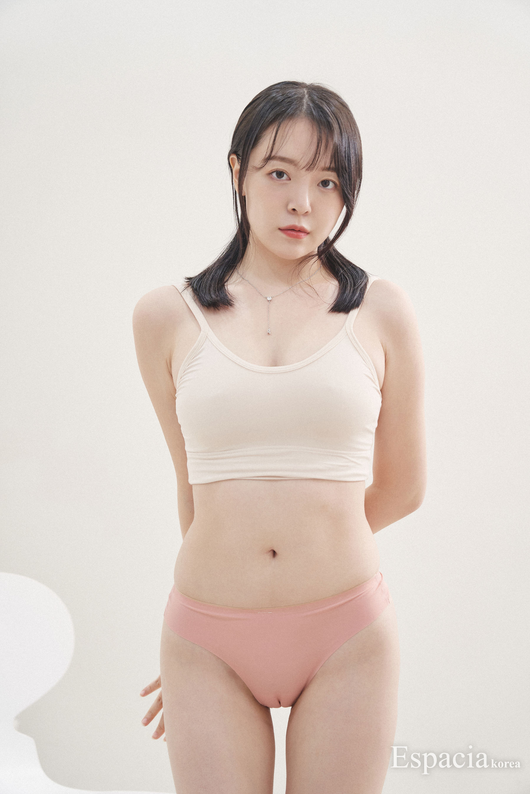 [ESPACIAKOREA] ESP-005 – HYUNIE [47P]