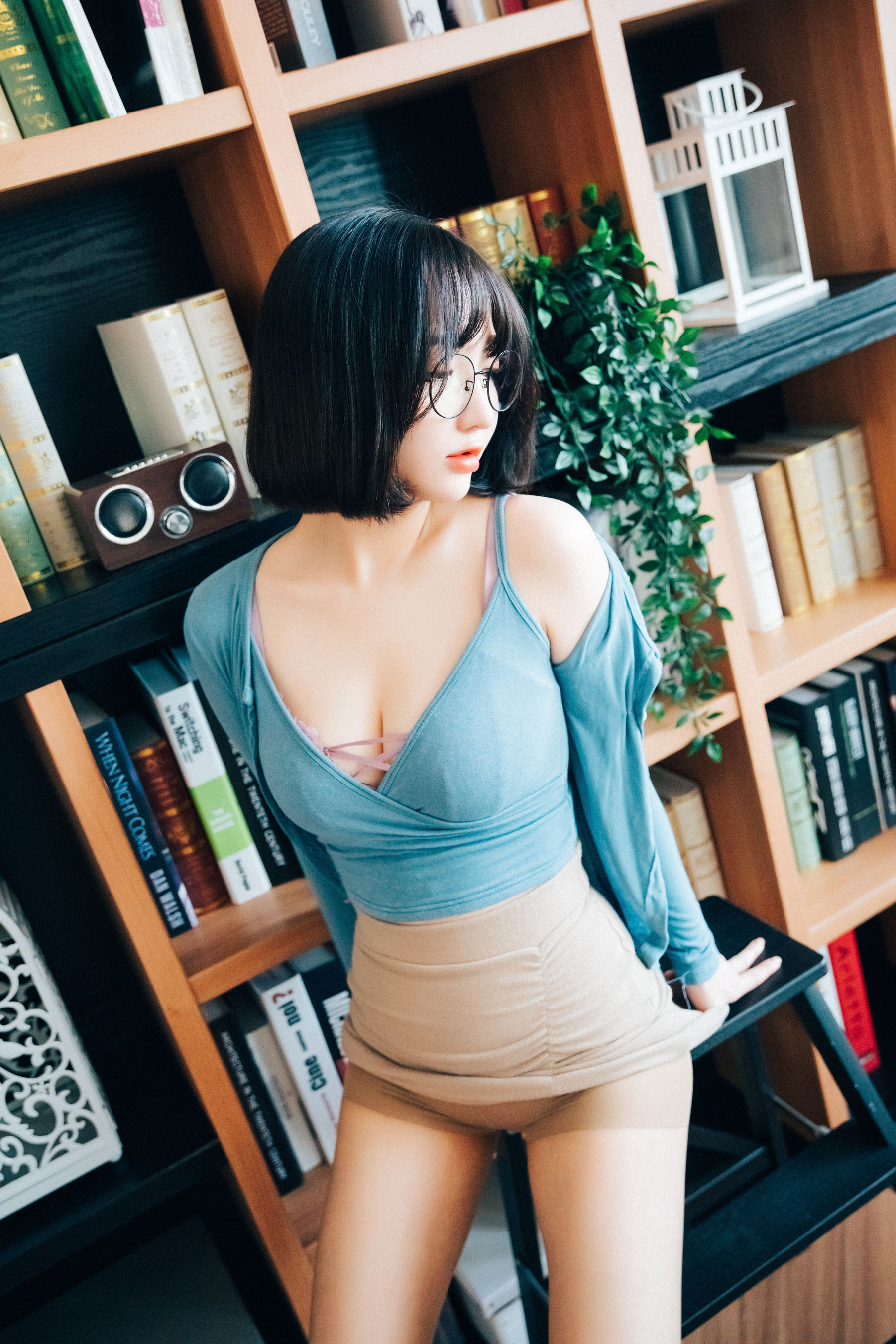 [LOOZY] Yeeun – Librarian Girl [82P]
