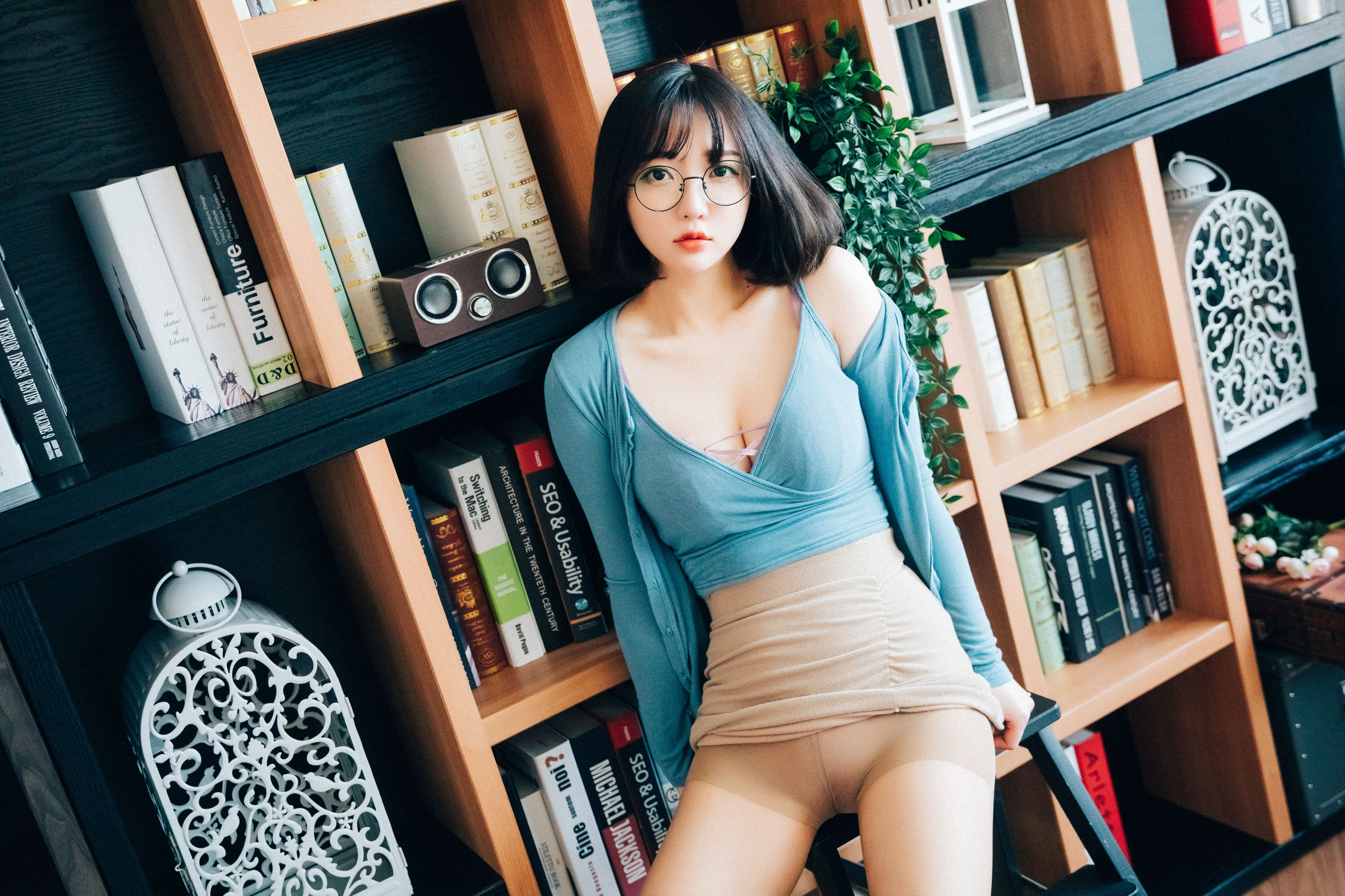 [LOOZY] Yeeun – Librarian Girl [82P]