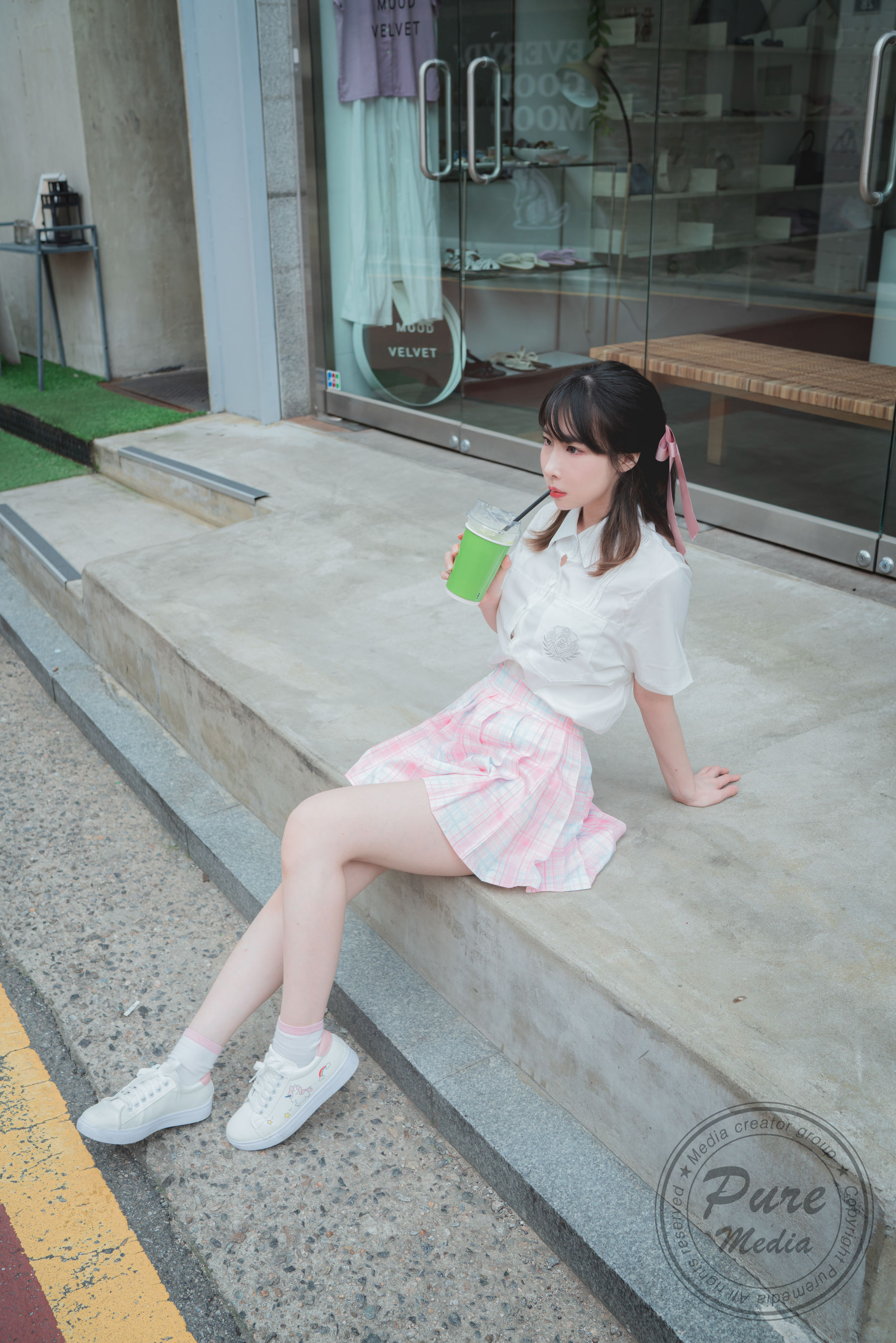 [PURE MEDIA] Vol.187 – Uhye [98P]