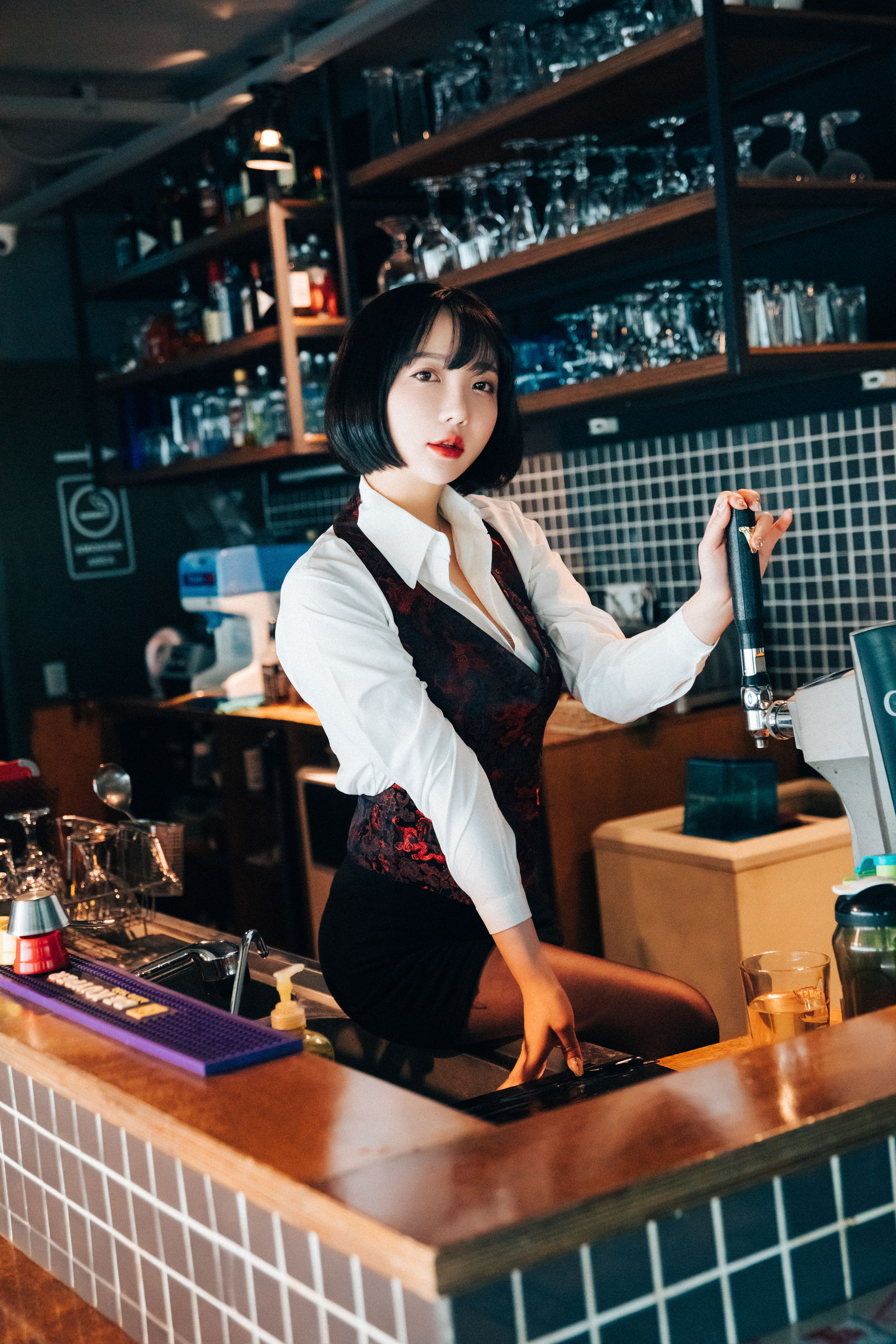 [LOOZY] Yeeun – Tainted Love Bar + S.Ver [101P]