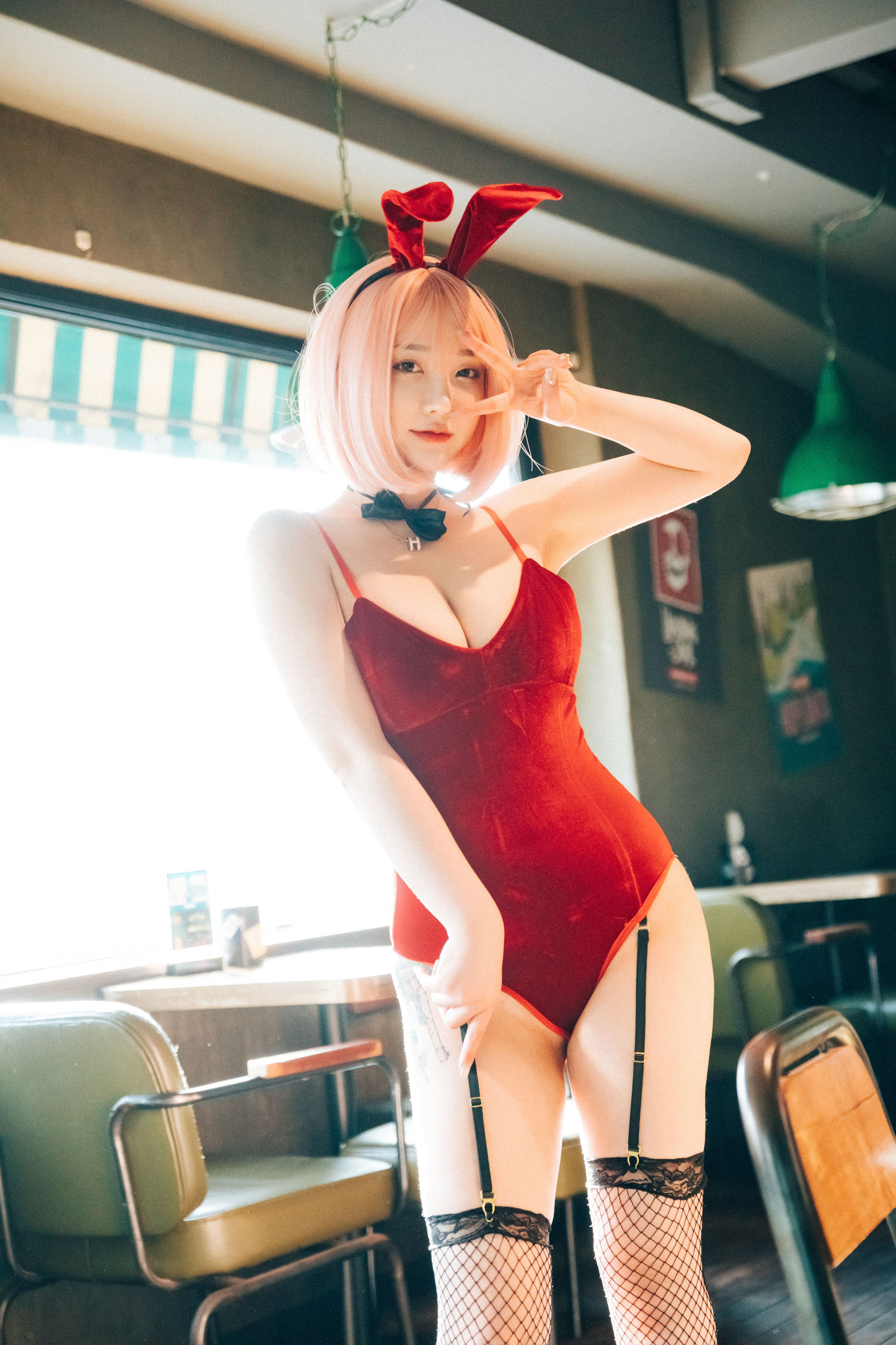 [LOOZY] Yeeun – Tainted Love Bar + S.Ver [101P]