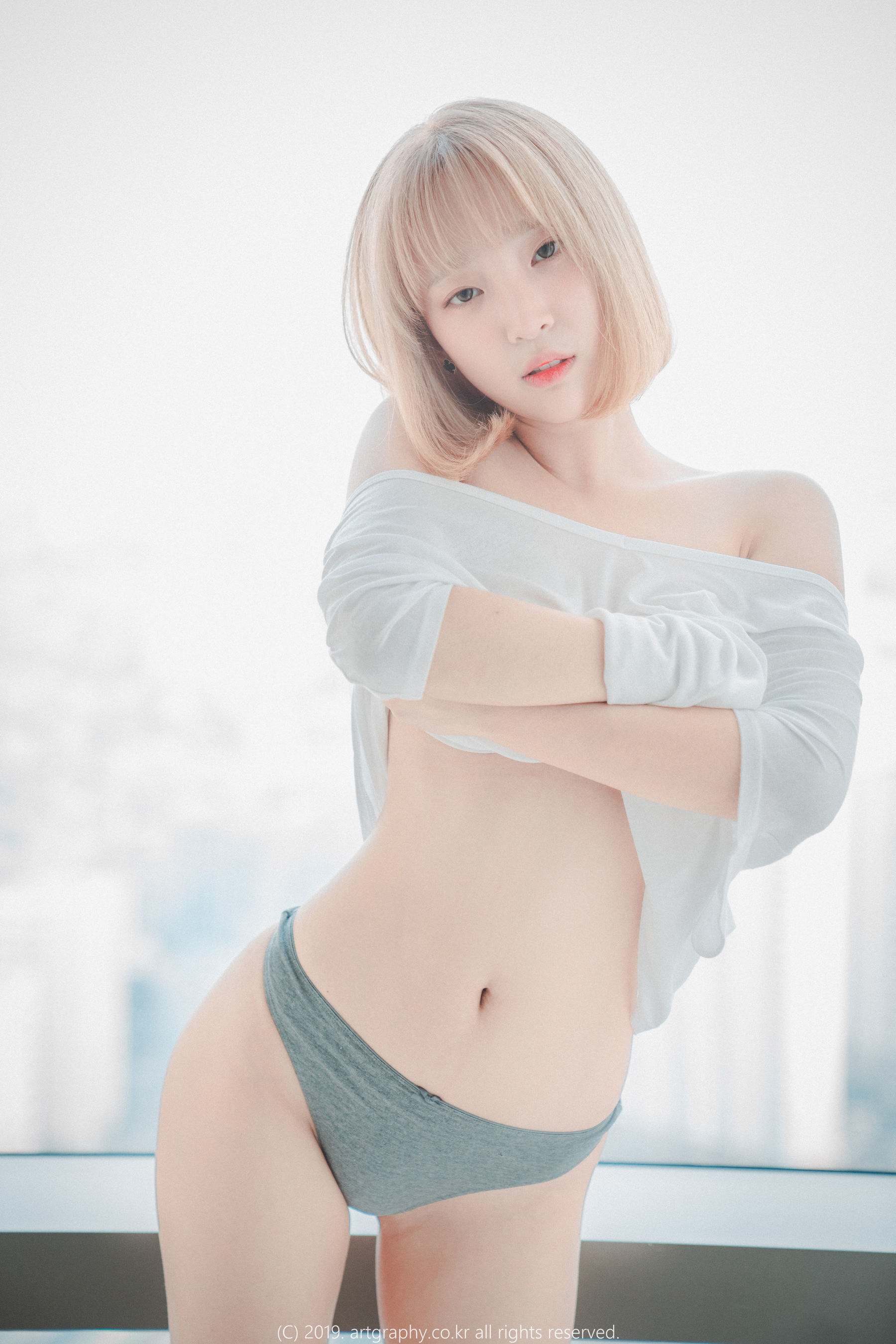 [ARTGRAVIA] VOL.062 姜仁卿 – 丁字裤+T恤衫+网袜兔女郎 [48P]
