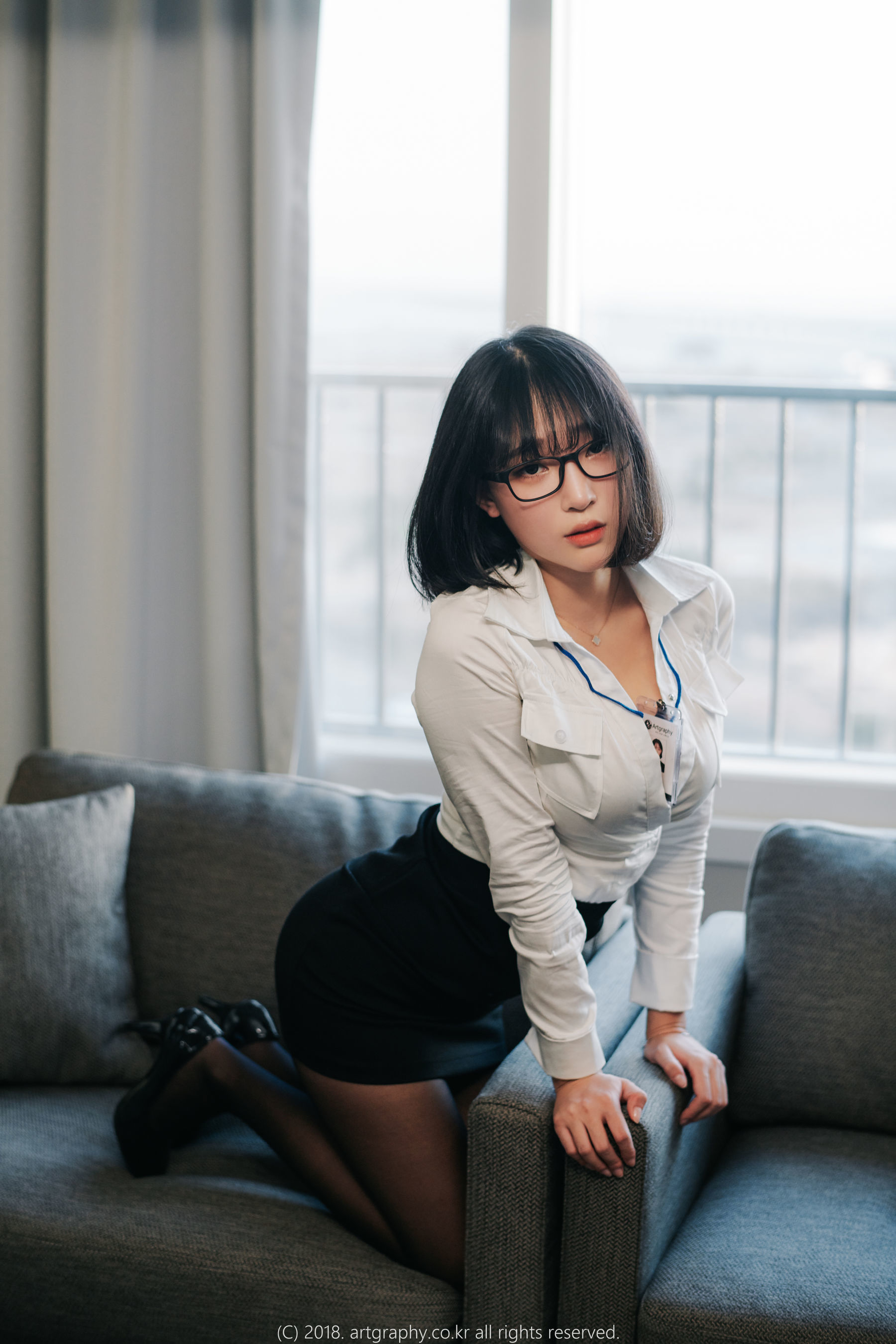 [ARTGRAVIA] VOL.042 姜仁卿 – 黑丝制服+女仆诱惑 [62P]