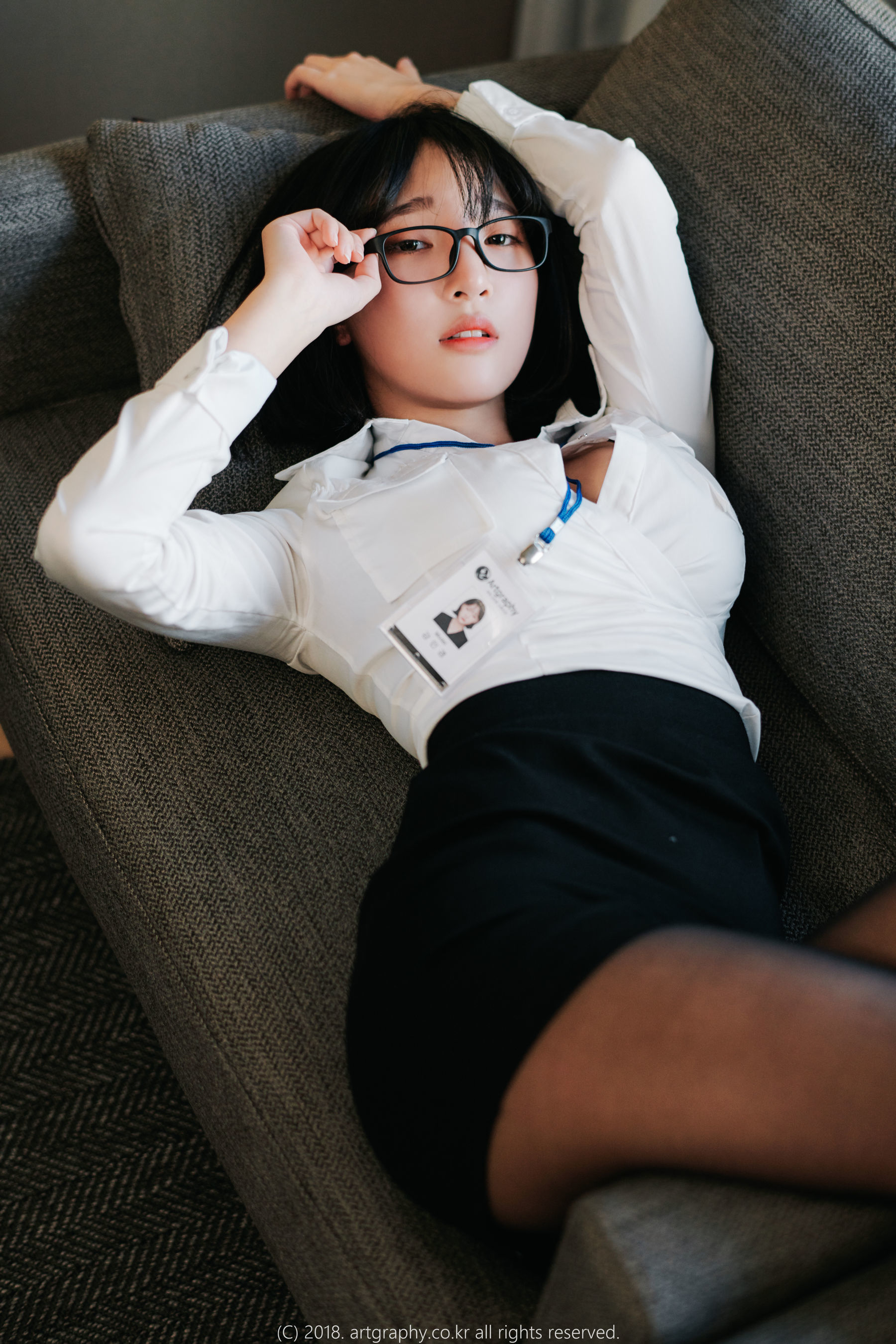 [ARTGRAVIA] VOL.042 姜仁卿 – 黑丝制服+女仆诱惑 [62P]