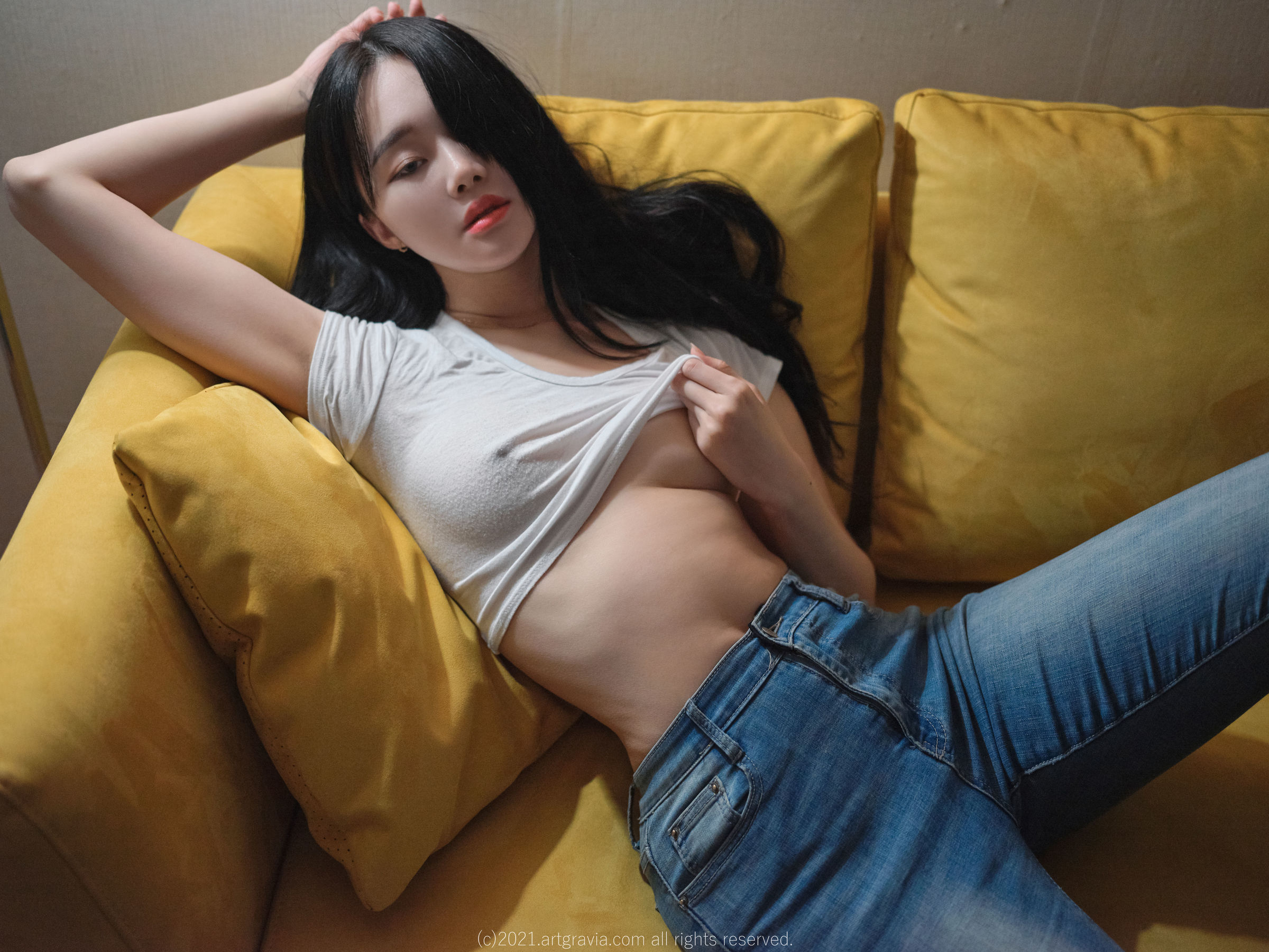 [ARTGRAVIA] VOL.244 Inah – 紧身牛仔裤的诱惑 [32P]