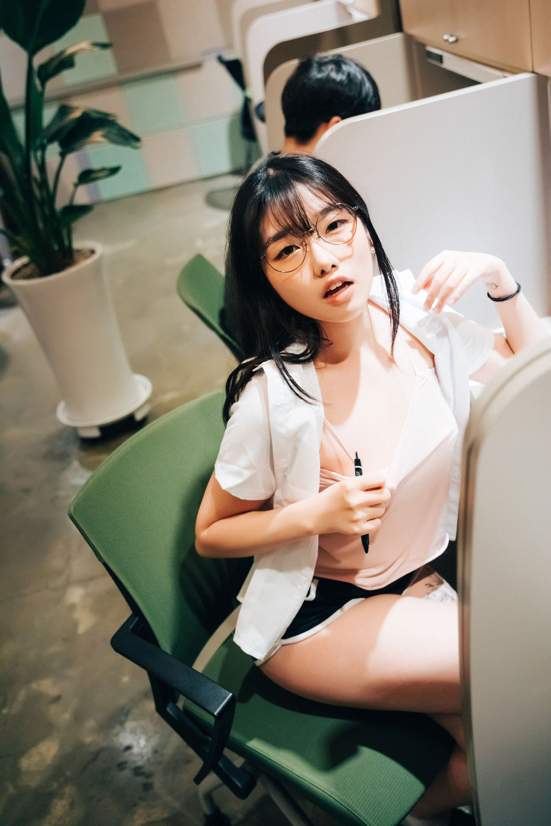 [LOOZY] Sonson – Reading room [79P]