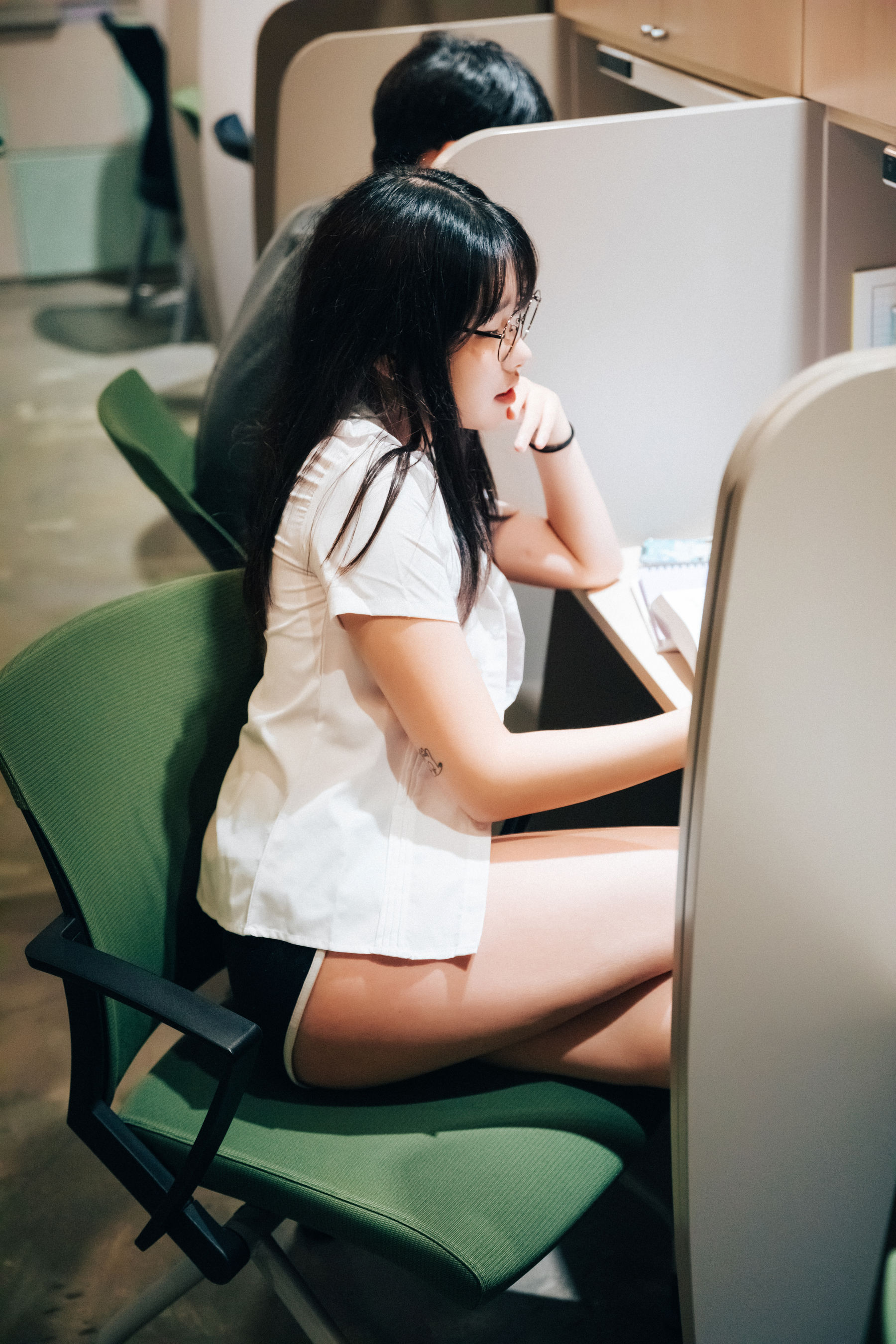 [LOOZY] Sonson – Reading room [79P]