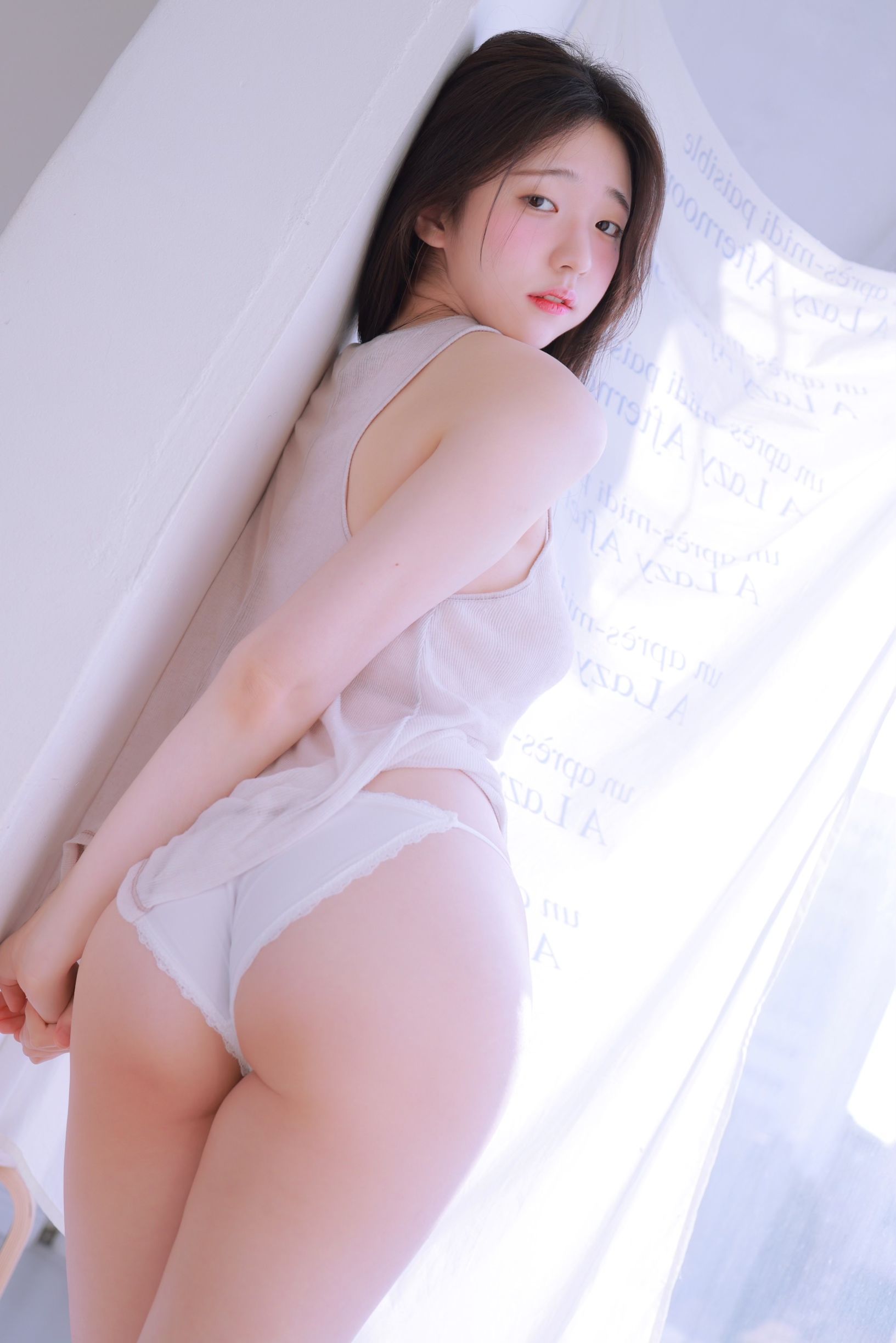 Yeonwoo – See through [80P]