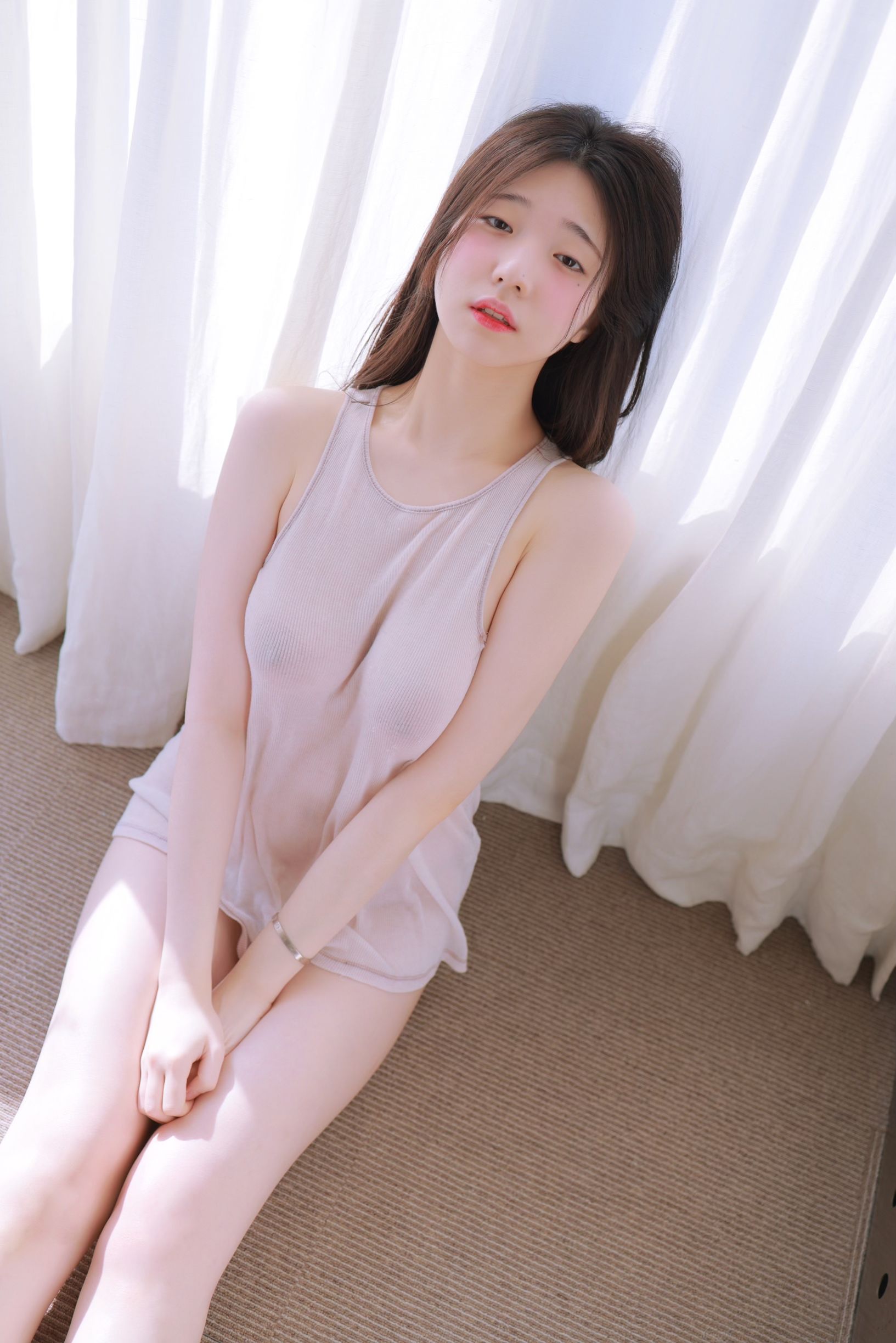 Yeonwoo – See through [80P]