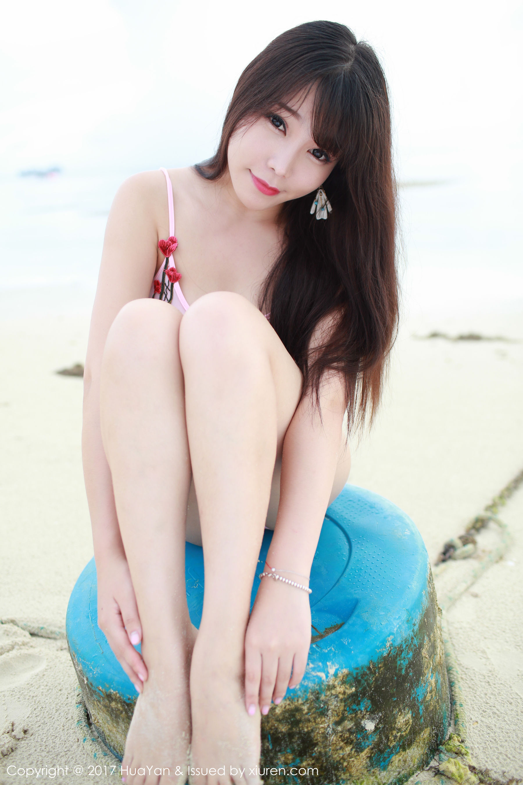 芝芝Booty《海边+小清新连衣红裙》 HUAYAN 花の颜 VOL.044 [61P]