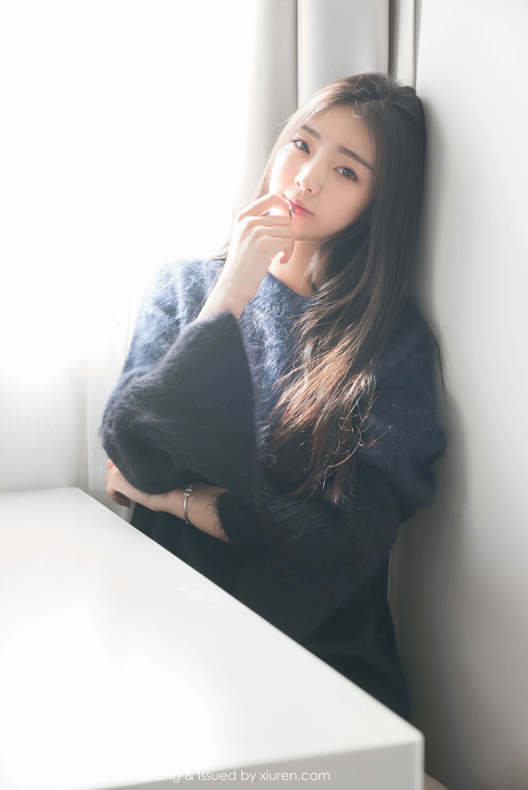 可樂Vicky《毛衣+白衬衫》 花漾 Vol.027