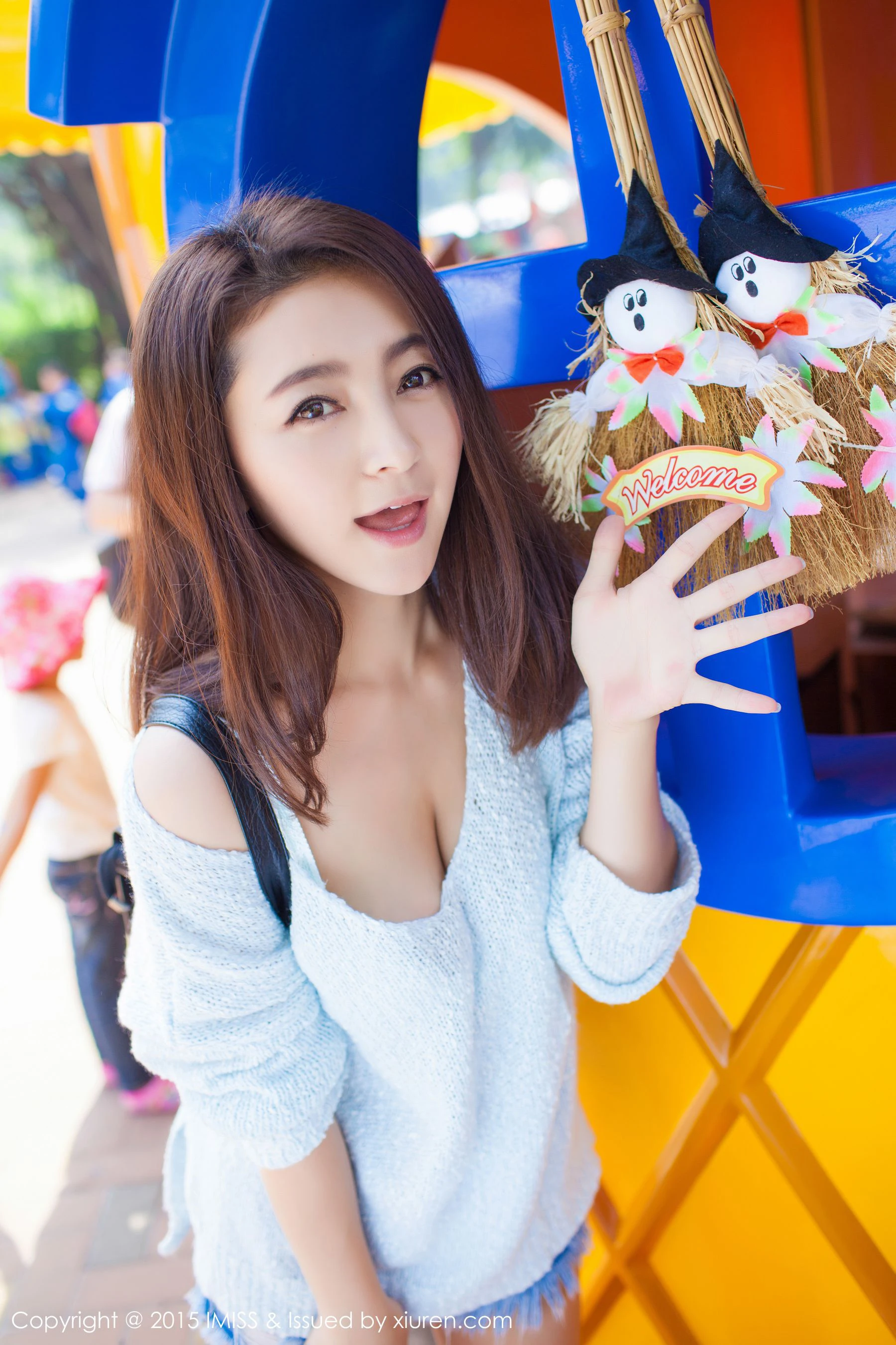 夏茉GIGI《牛仔热裤街拍》 爱蜜社IMiss Vol.049