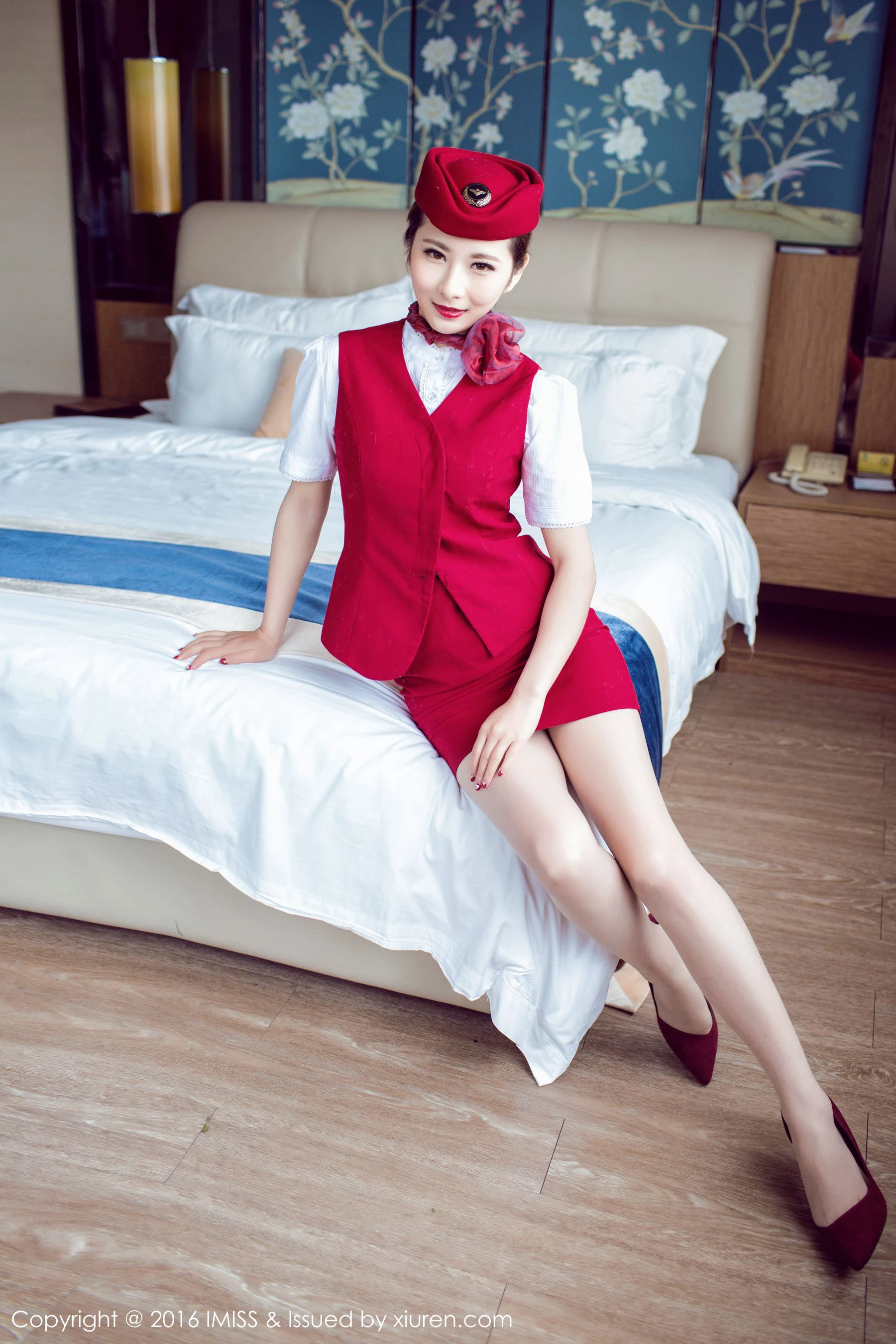 莉莉Lily《兔女郎、空姐制服+死库水湿身系列》 爱蜜社IMiss Vol.082