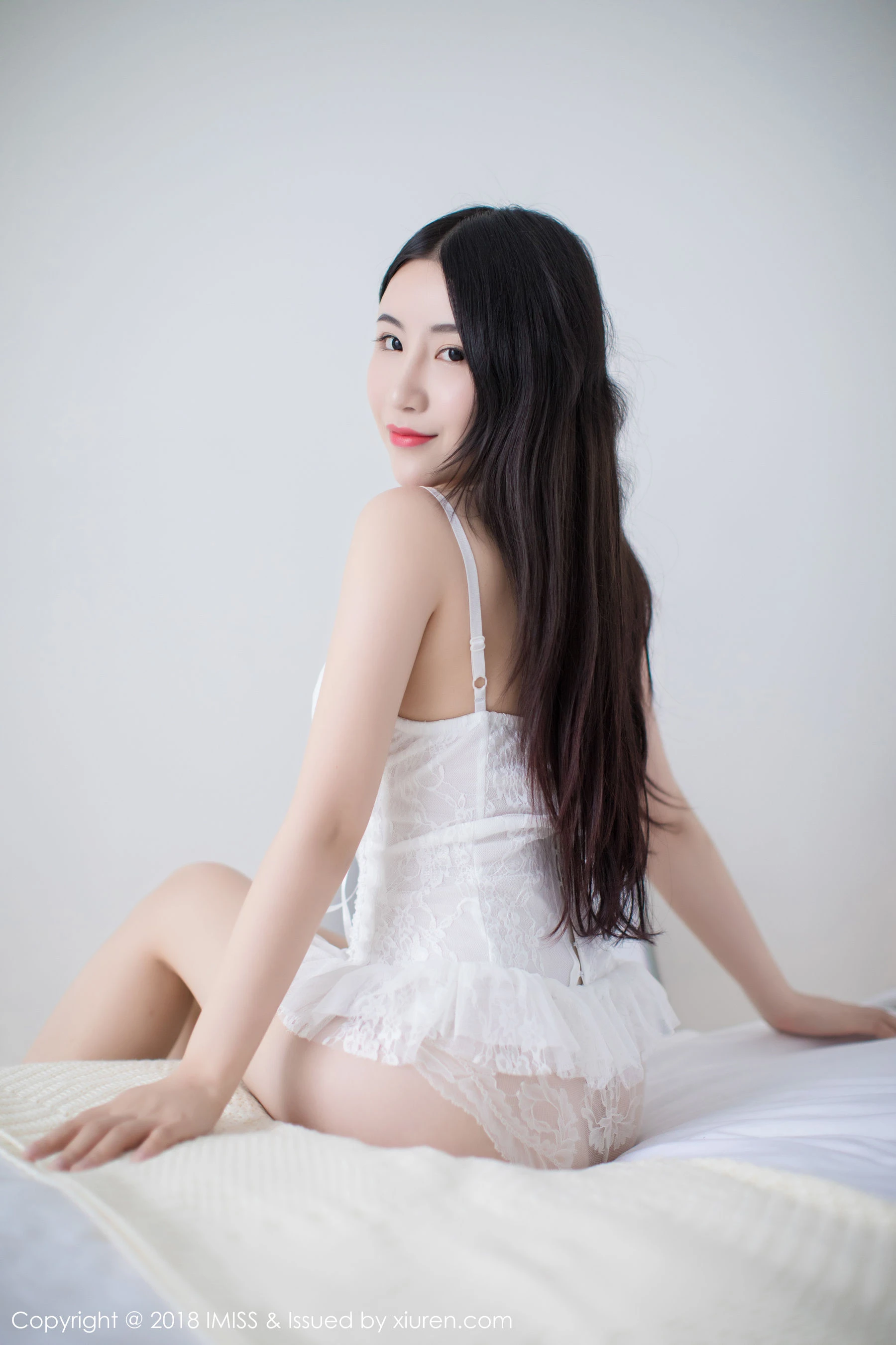 绯月樱-Cherry@谢芷馨《丝袜美腿写真》 爱蜜社IMiss Vol.236