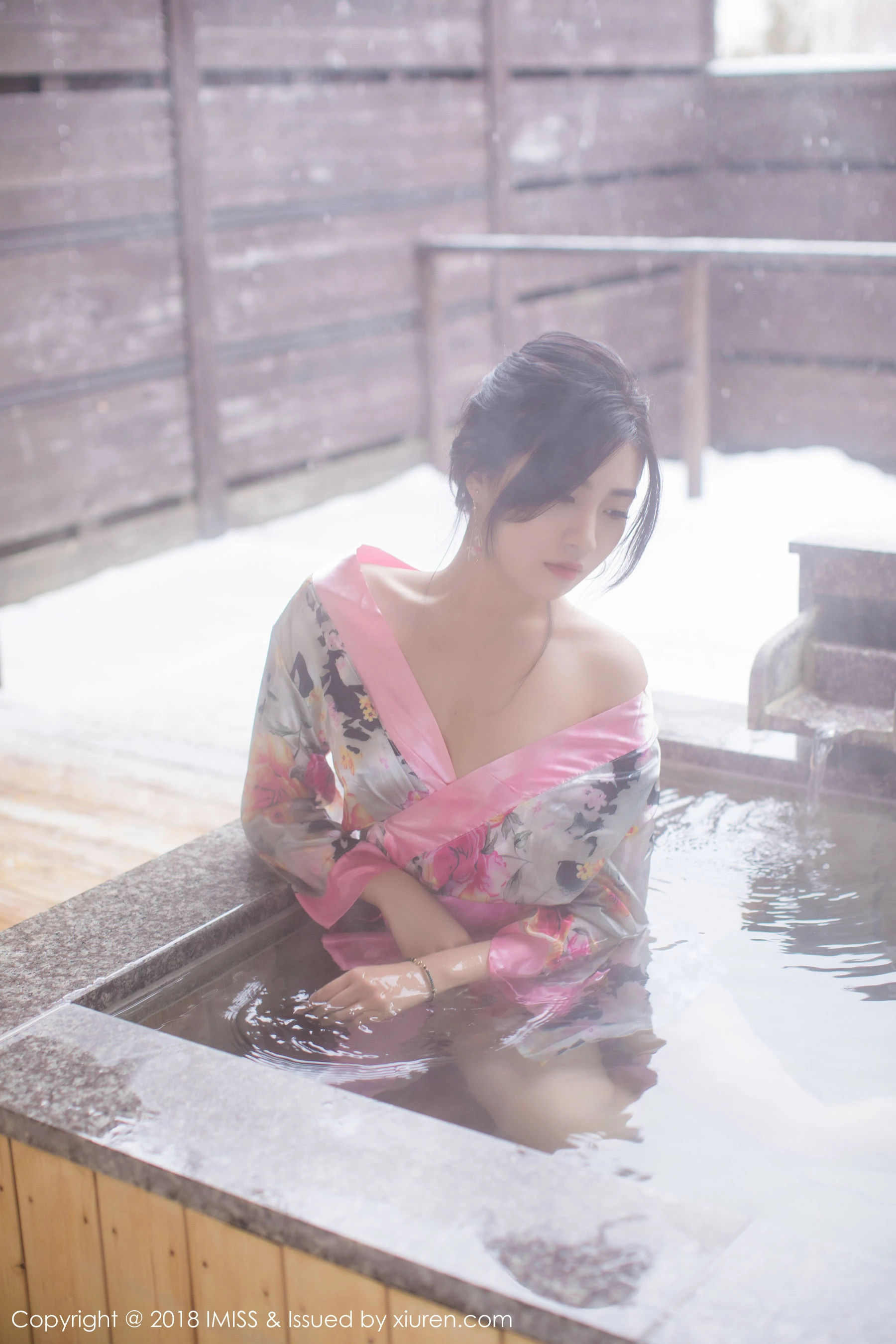 许诺Sabrina《浴池和服+蕾丝美腿》 爱蜜社IMiss Vol.221