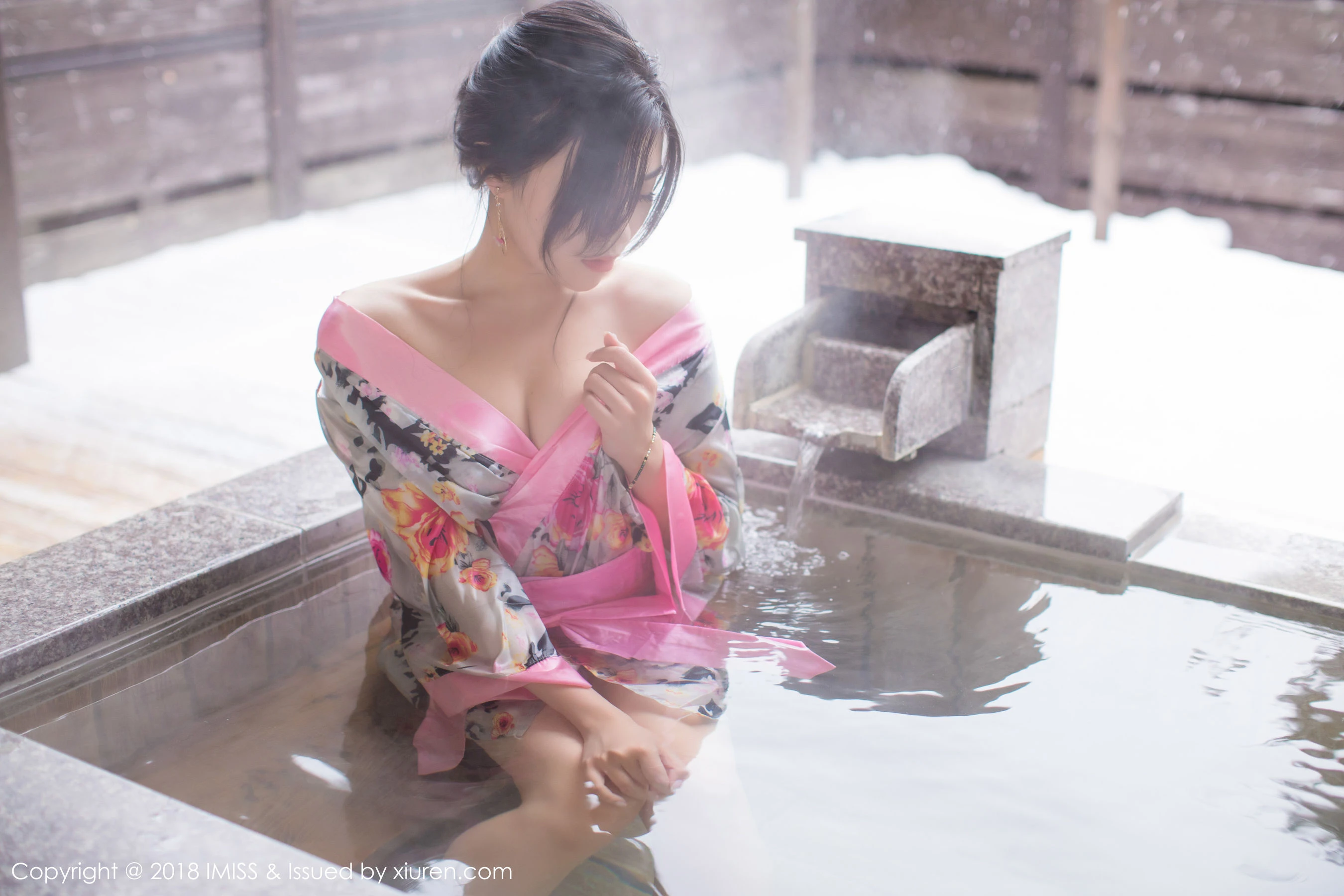 许诺Sabrina《浴池和服+蕾丝美腿》 爱蜜社IMiss Vol.221