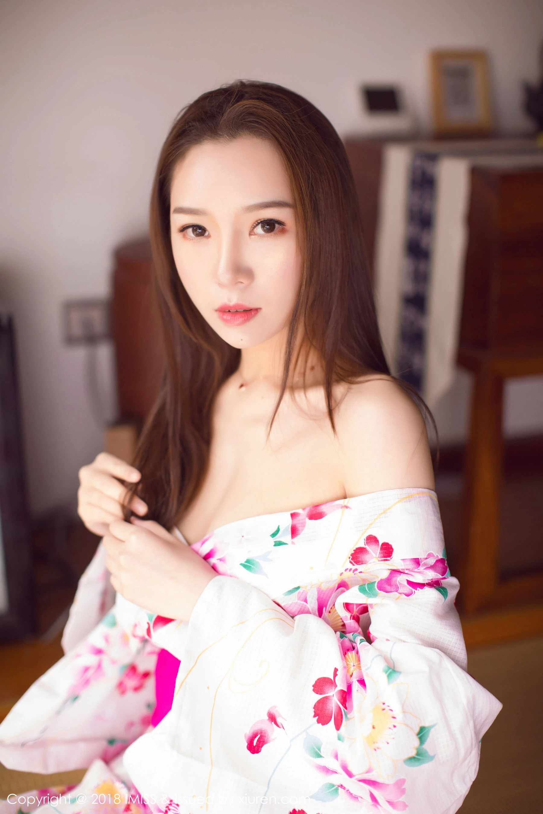 新人模特katrina《首套写真》 爱蜜社IMiss Vol.252