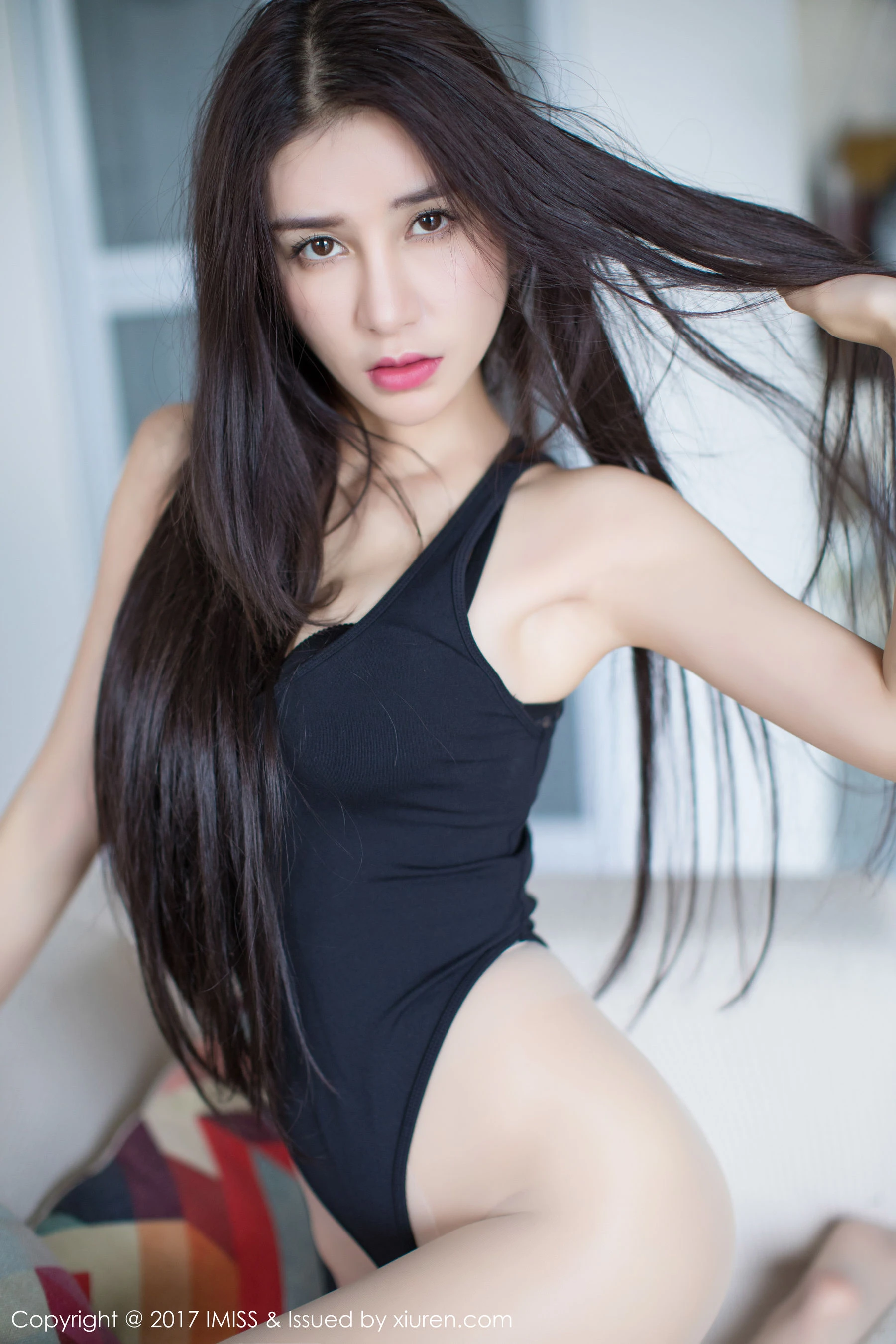 李李七七喜喜《丝袜美腿+大尺度真空锁链》 爱蜜社IMiss VOL.203