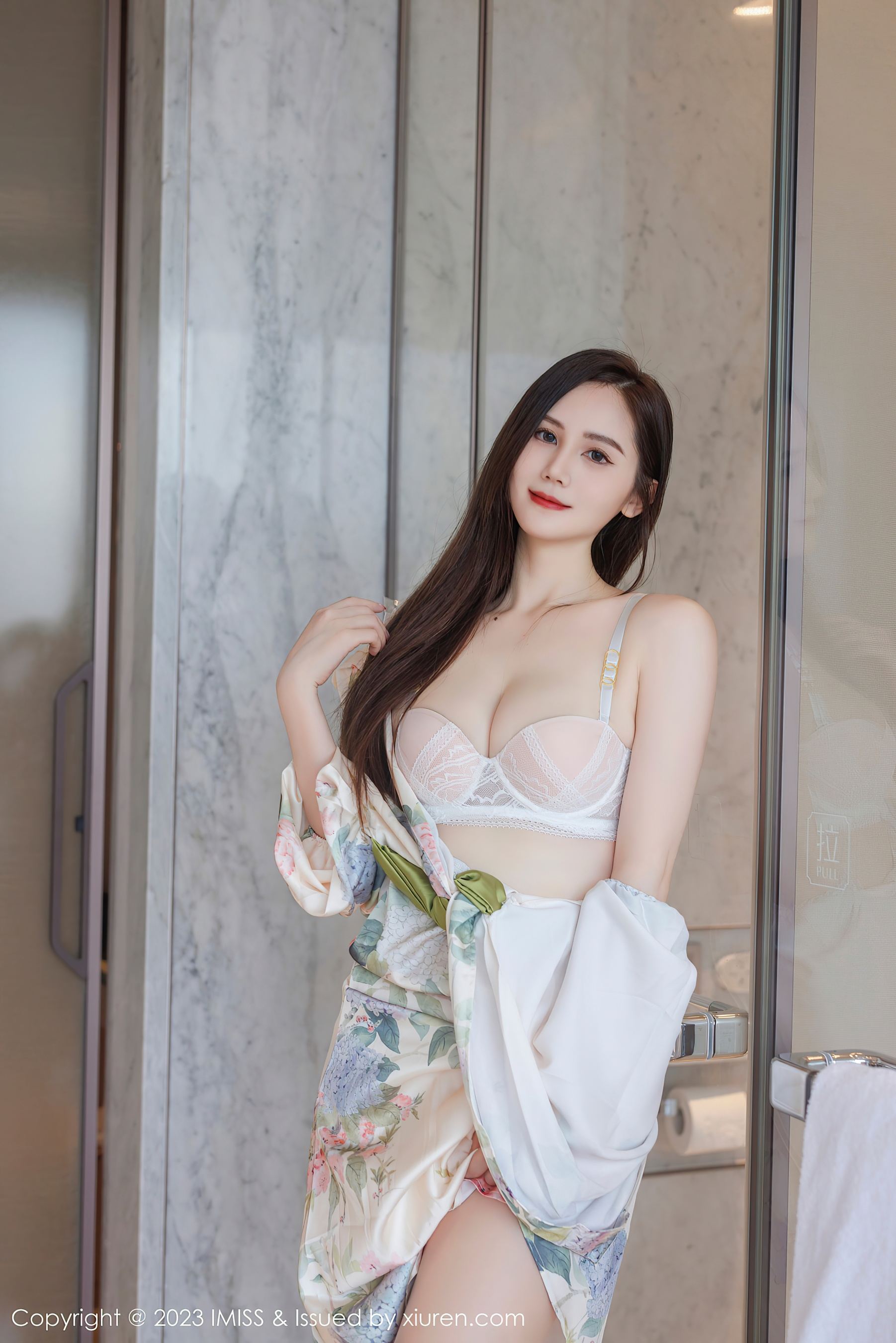 爱蜜社 VOL.745 SISY思 长裙美腿