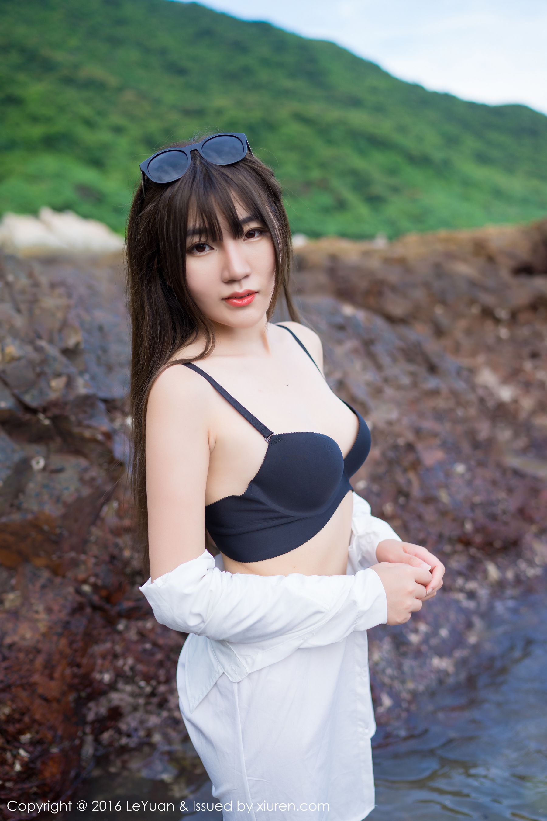 冷不丁《比基尼+白衬衫诱惑》 星乐园LeYuan Vol.012 [52P]