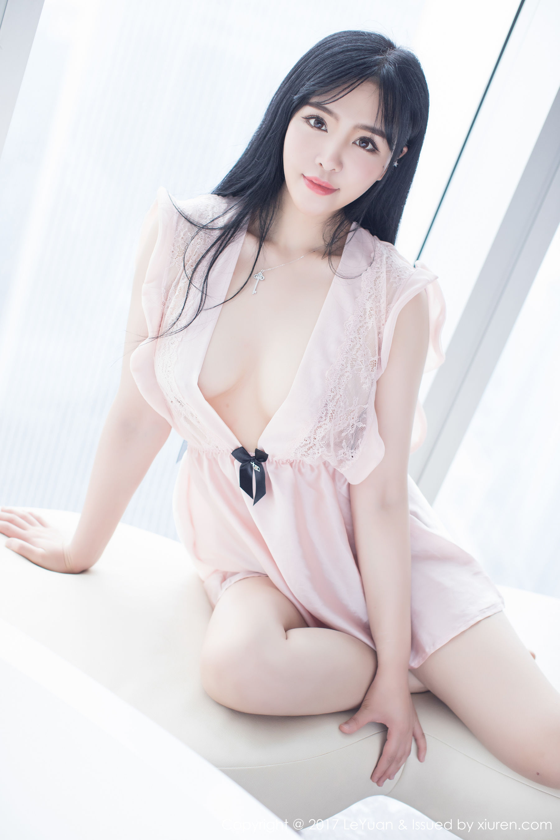 刘钰儿《粉嫩睡衣+白丝诱惑》 LeYuan 星乐园 VOL.046 [46P]