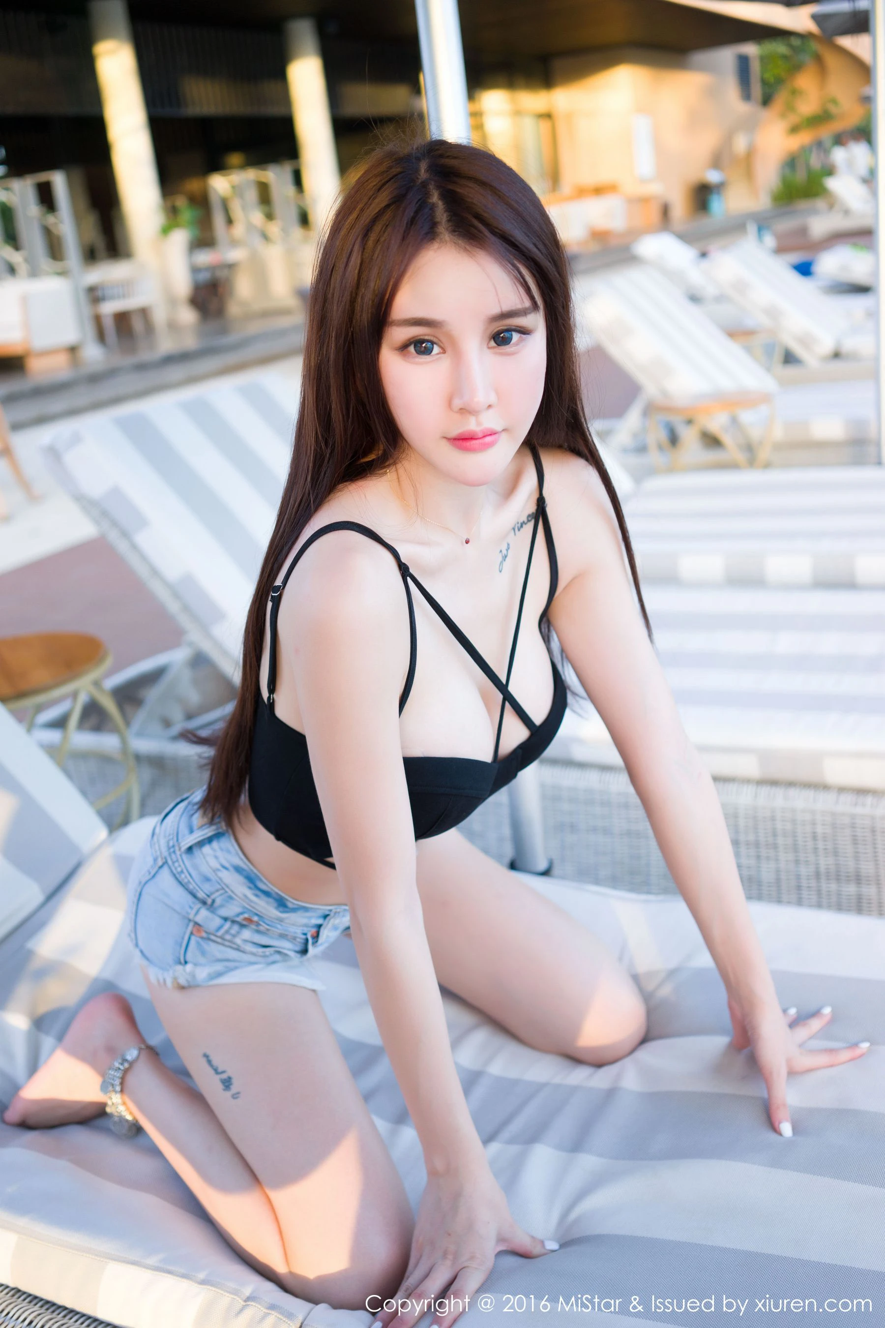 Cheryl青树《薄荷岛旅拍》牛仔热裤+比基尼 魅妍社 Vol.064