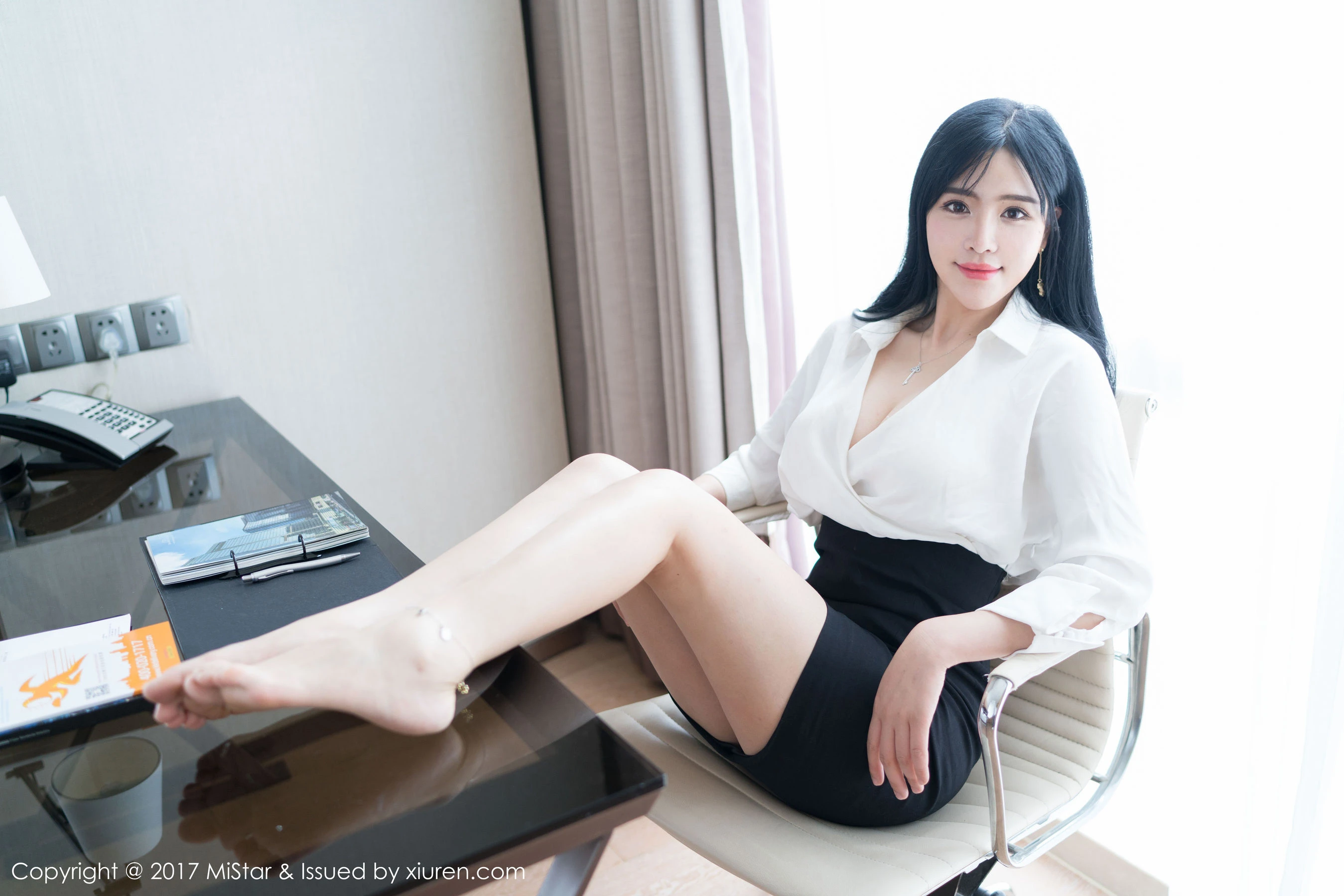 刘钰儿《性感OL秘书系列》 魅妍社 VOL.172
