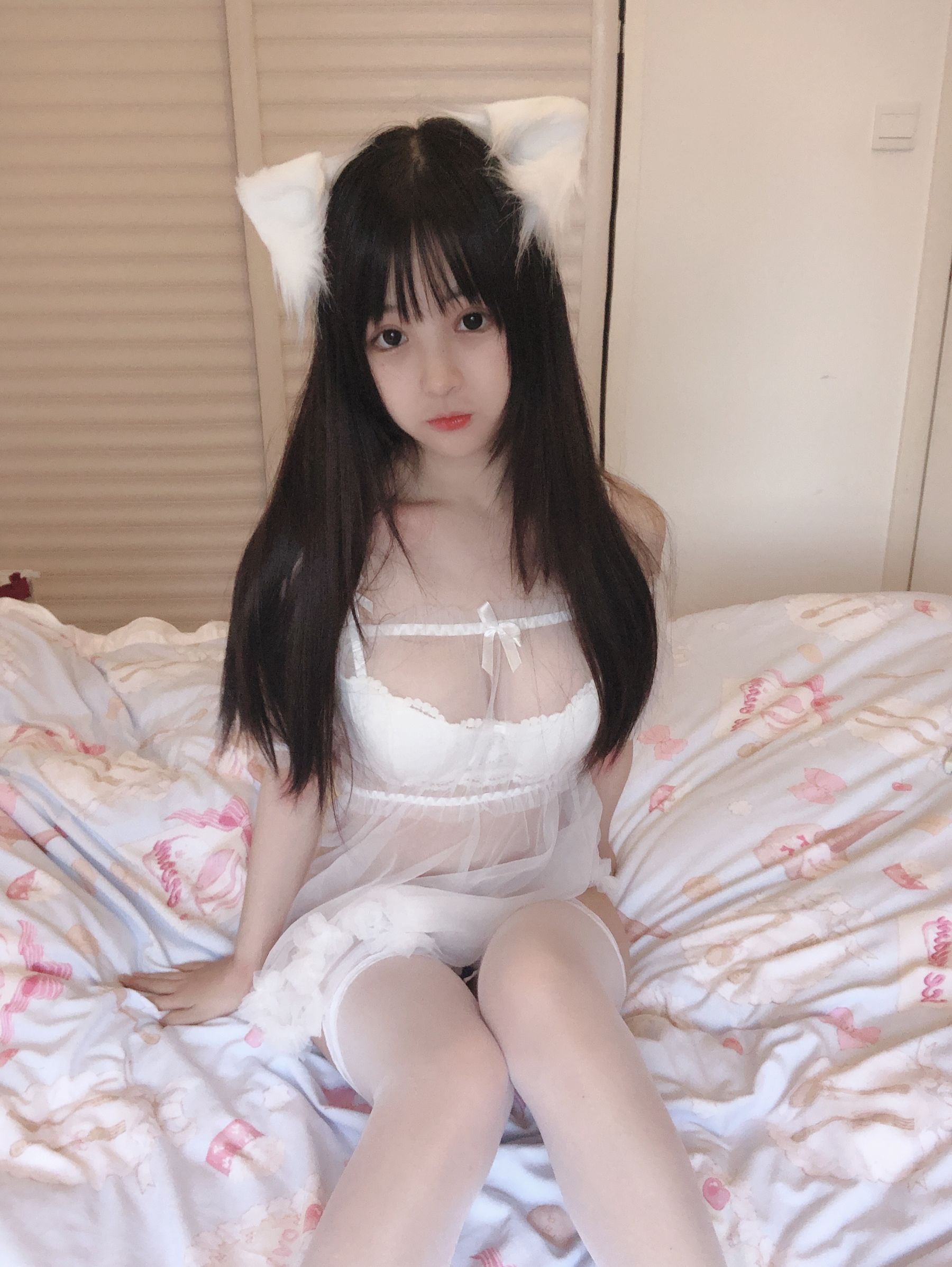 桜井宁宁 – 小白猫 蕾丝内衣 [31P]