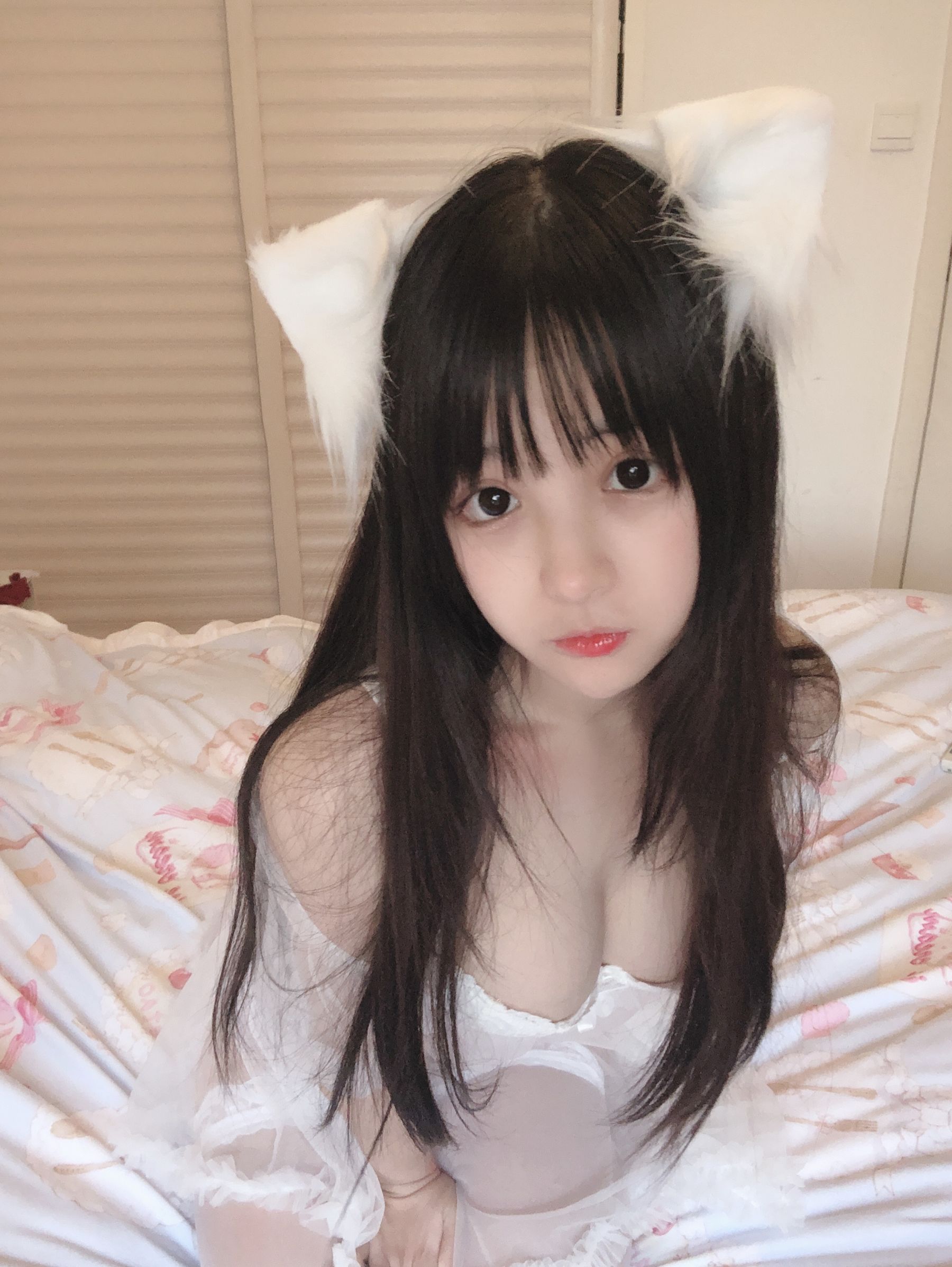 桜井宁宁 – 小白猫 蕾丝内衣 [31P]