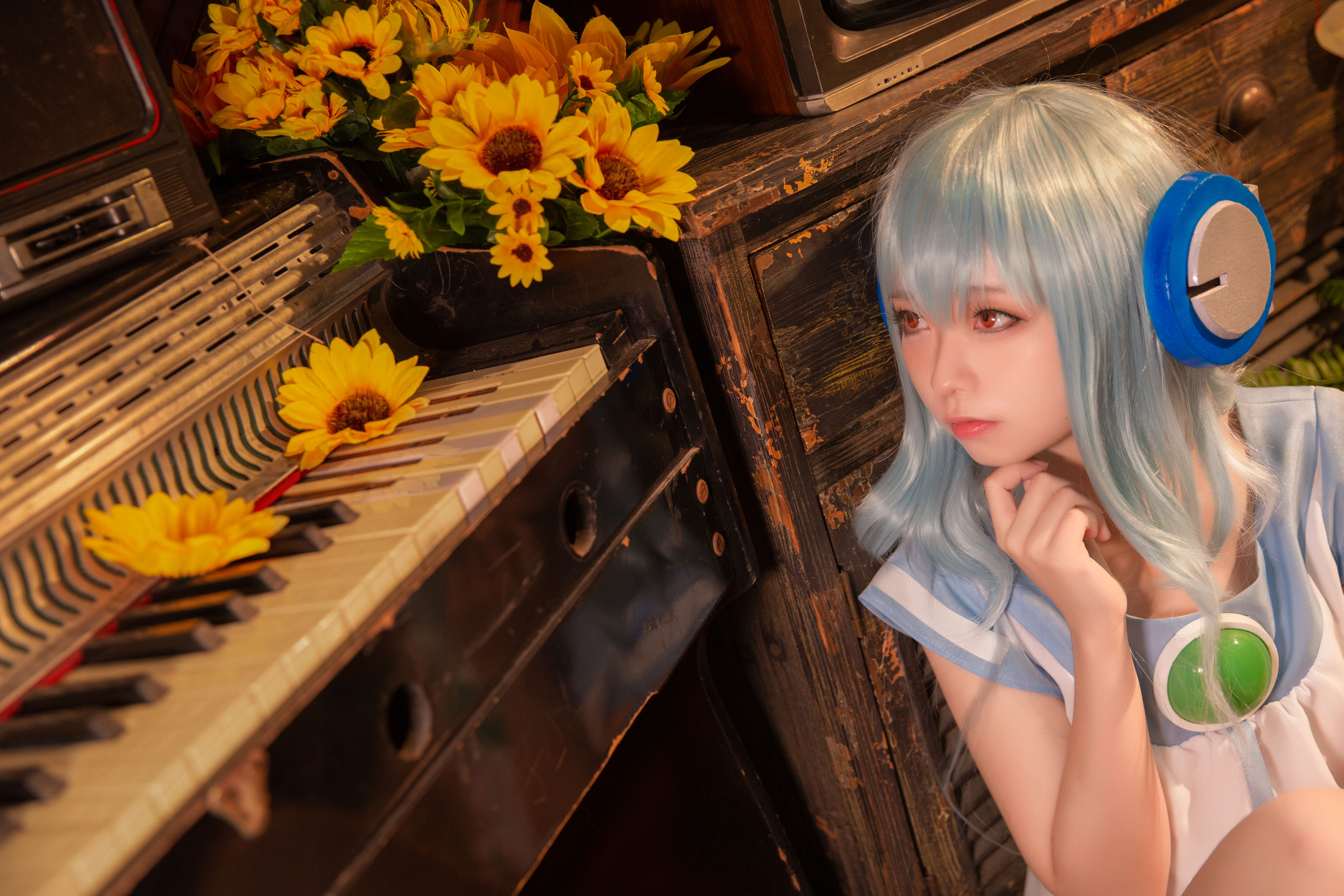 动漫博主G44不会受伤 – 八音盒 [12P]