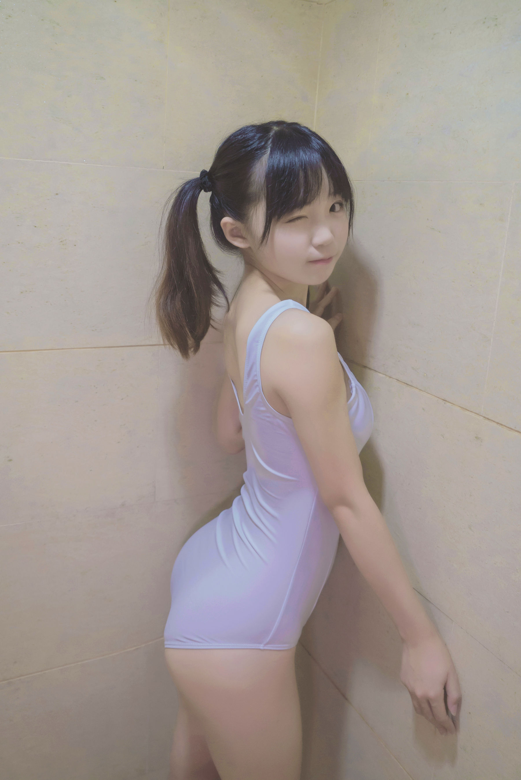 萝莉御子Yumiko 白色死库水 [18P]