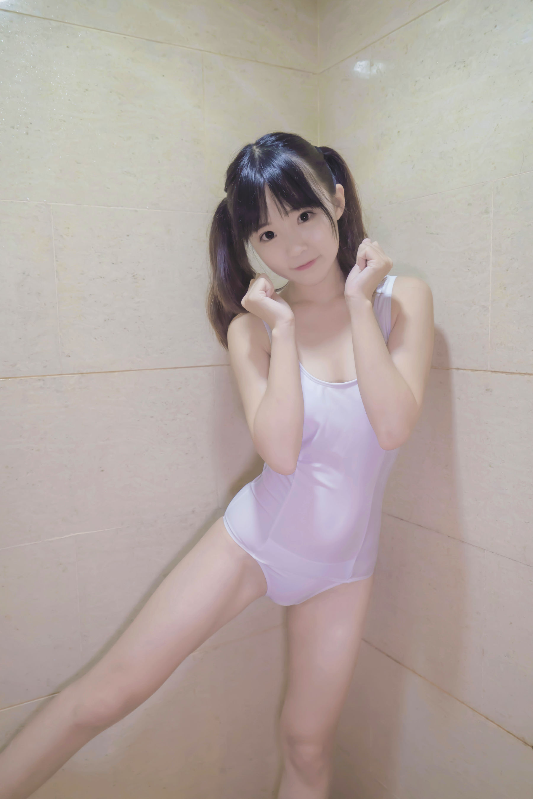 萝莉御子Yumiko 白色死库水 [18P]