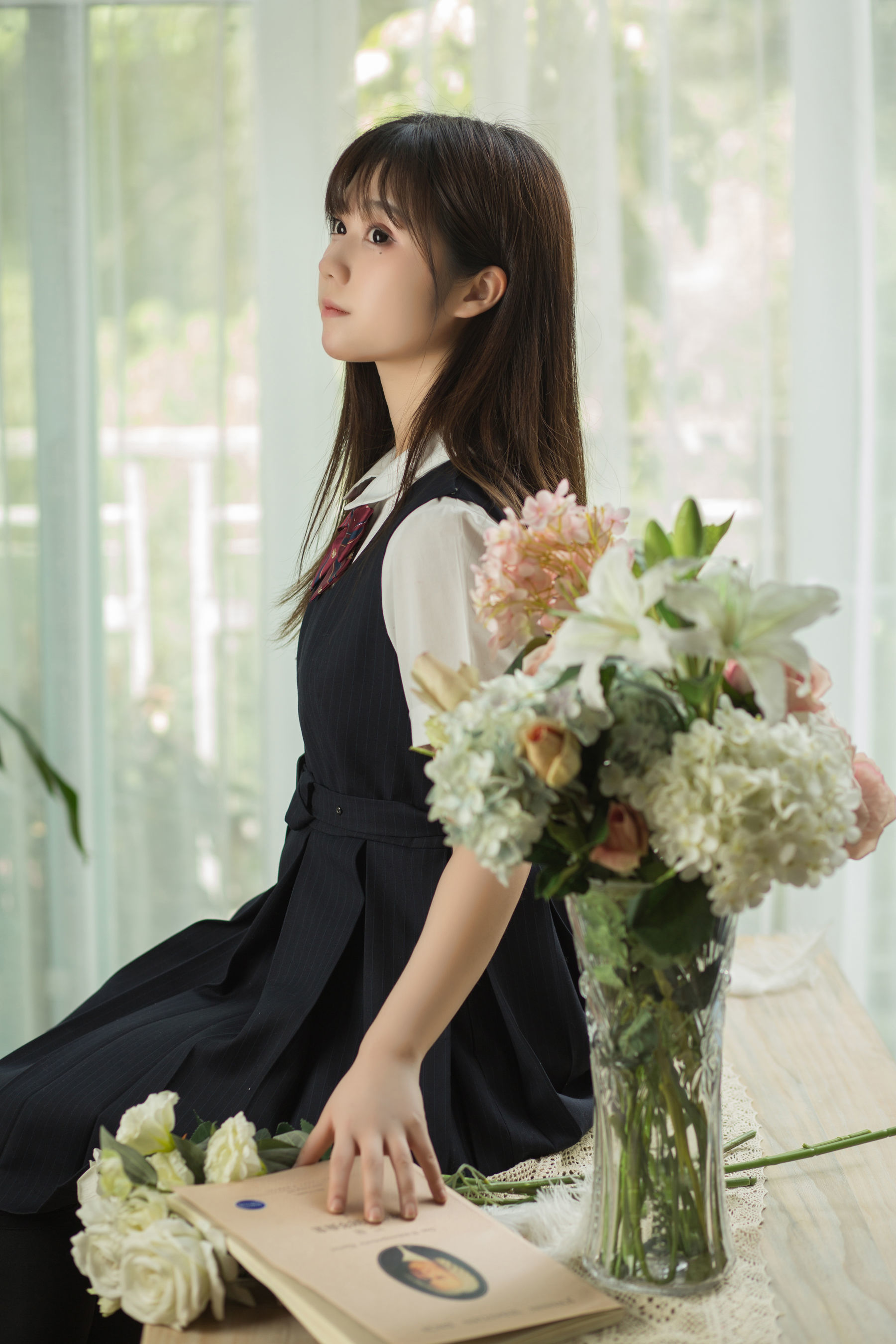 [萝莉COS] 微博福利姬镜酱 – 不知梦 制服 [38P]
