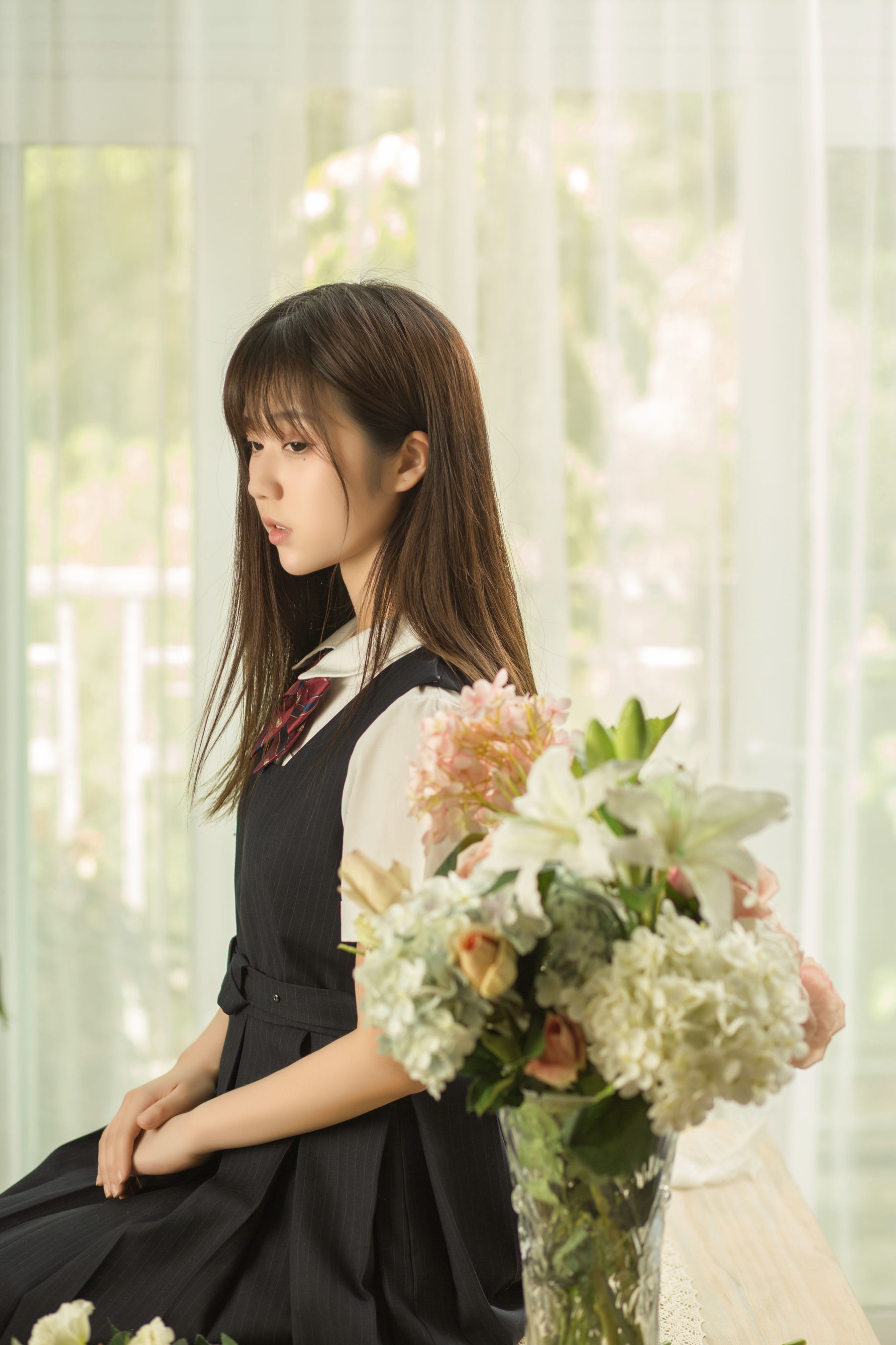 [萝莉COS] 微博福利姬镜酱 – 不知梦 制服 [38P]