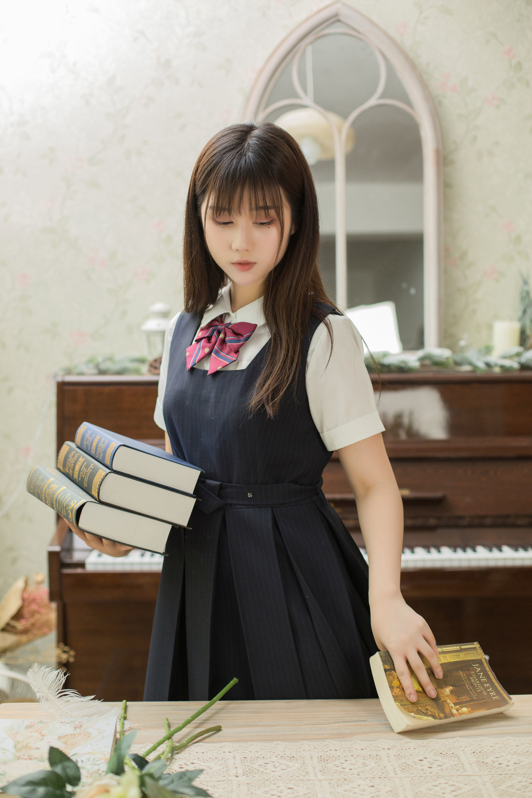 [萝莉COS] 微博福利姬镜酱 – 不知梦 制服 [38P]