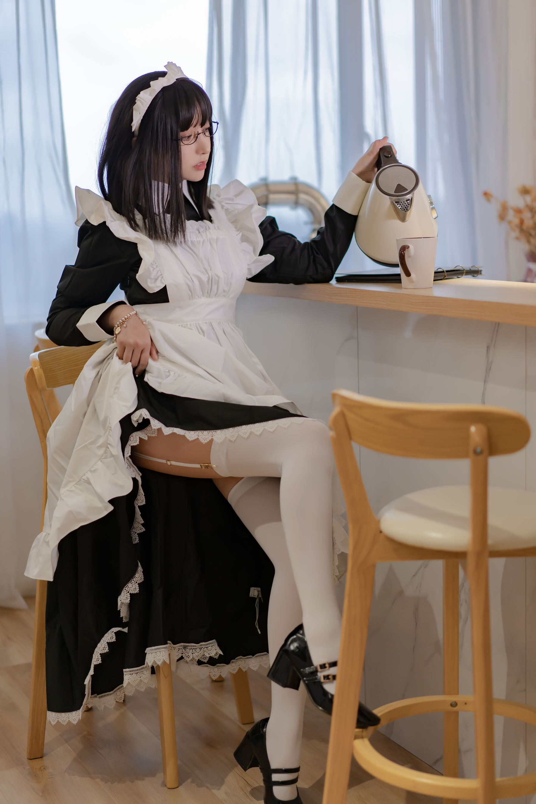 [Cosplay写真] 斗鱼米线线sama – 女仆长裙 [28P]
