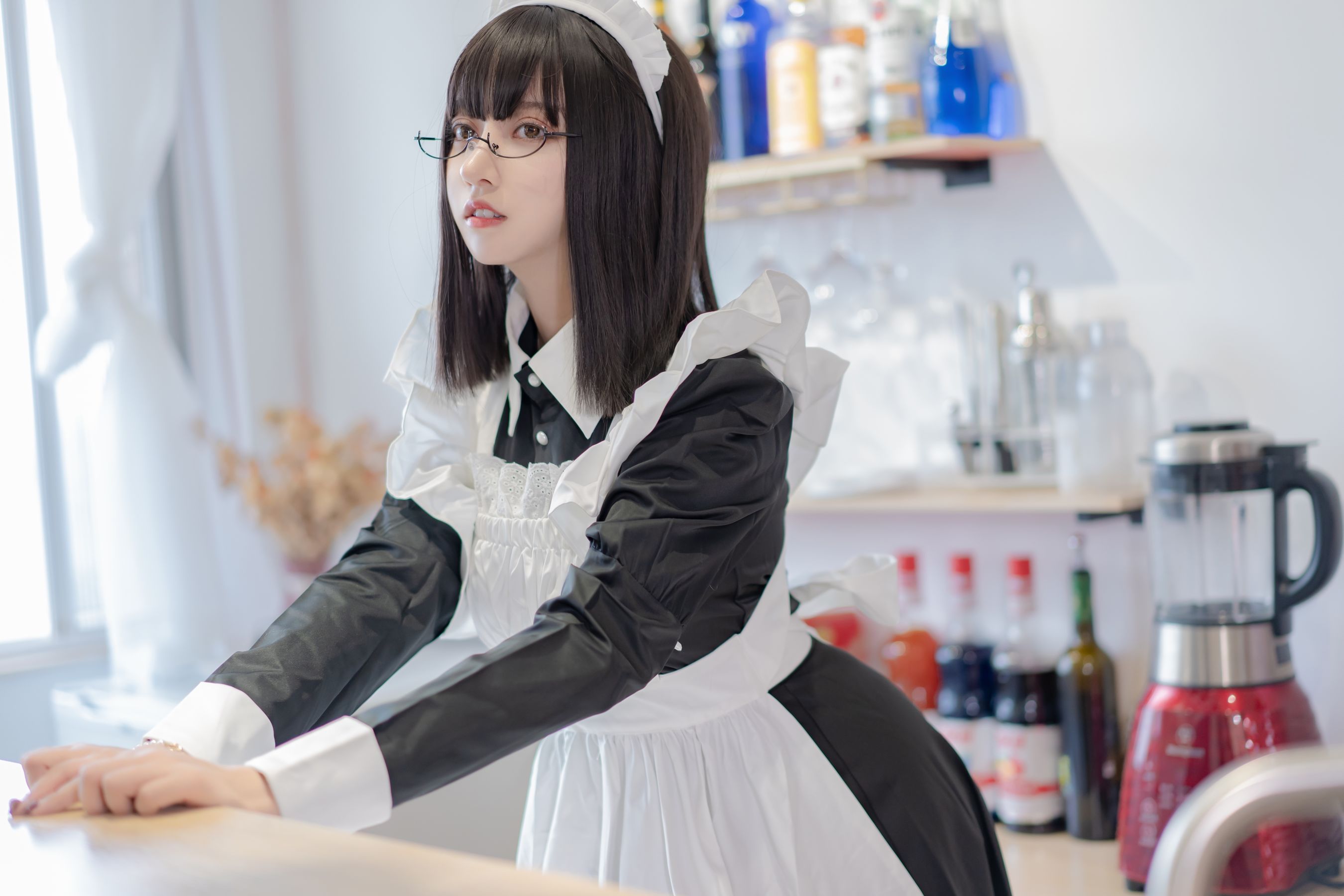 [Cosplay写真] 斗鱼米线线sama – 女仆长裙 [28P]
