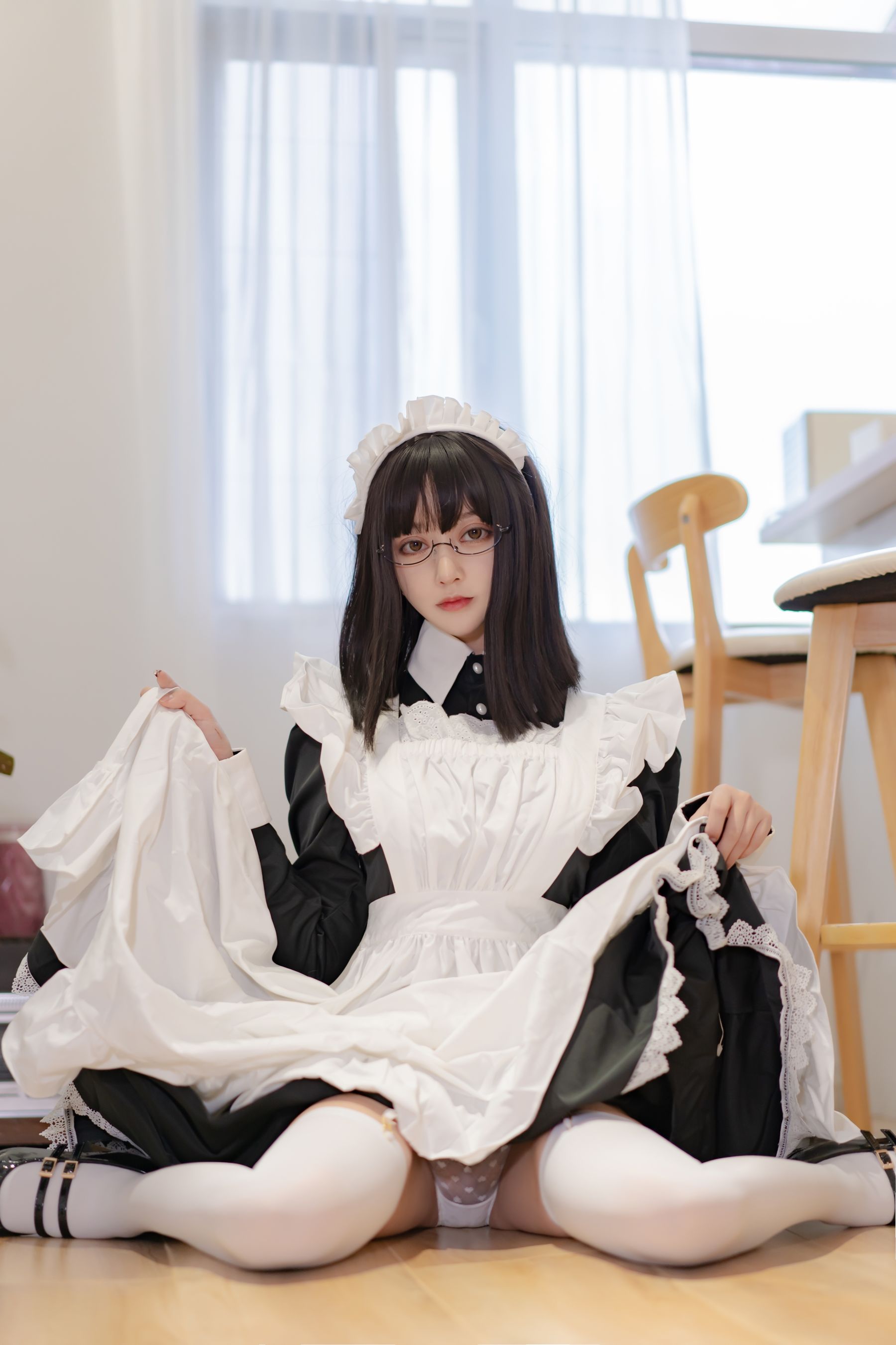 [Cosplay写真] 斗鱼米线线sama – 女仆长裙 [28P]
