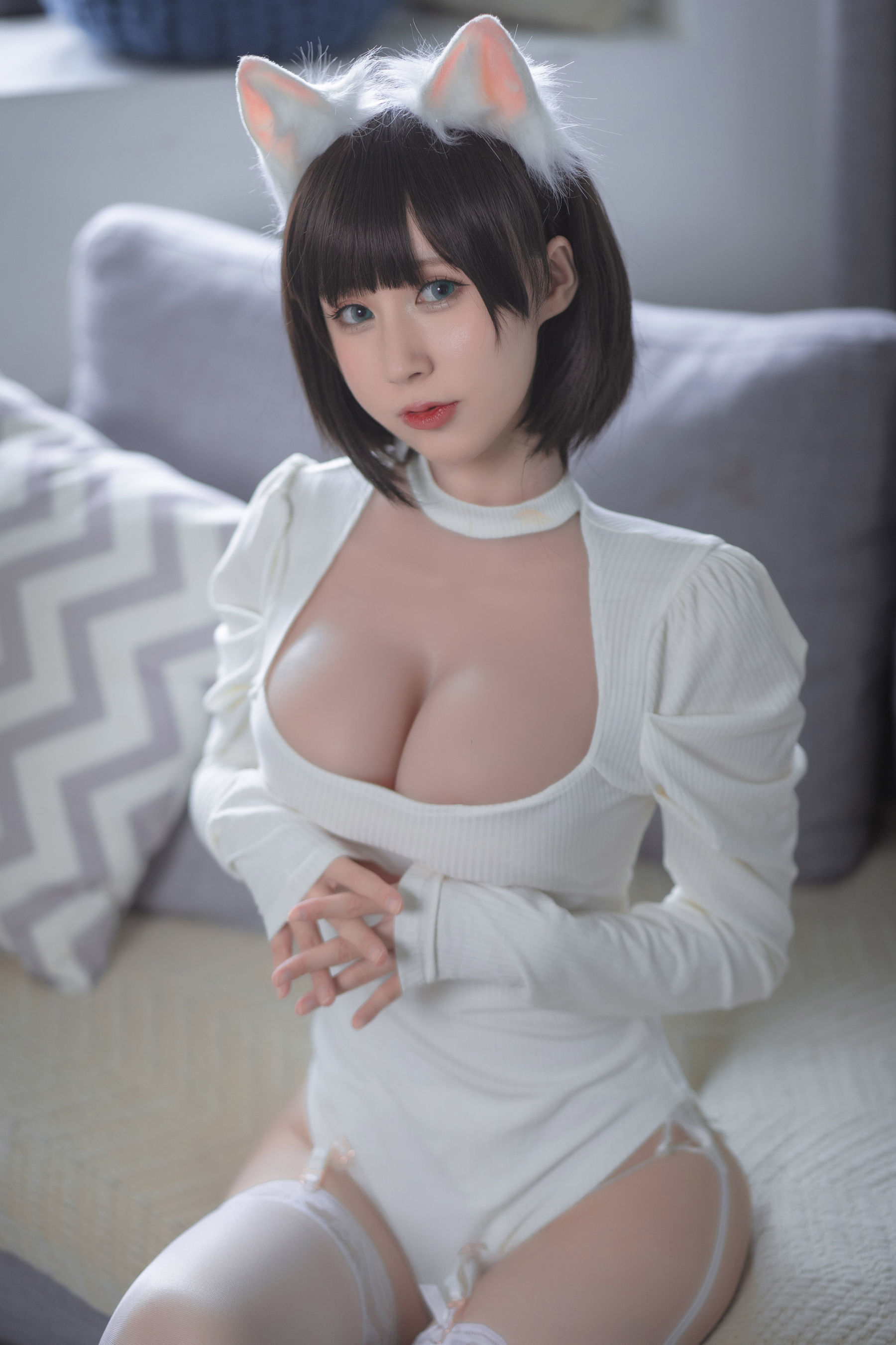西园寺南歌 – 白猫白色连体衣 [30P]