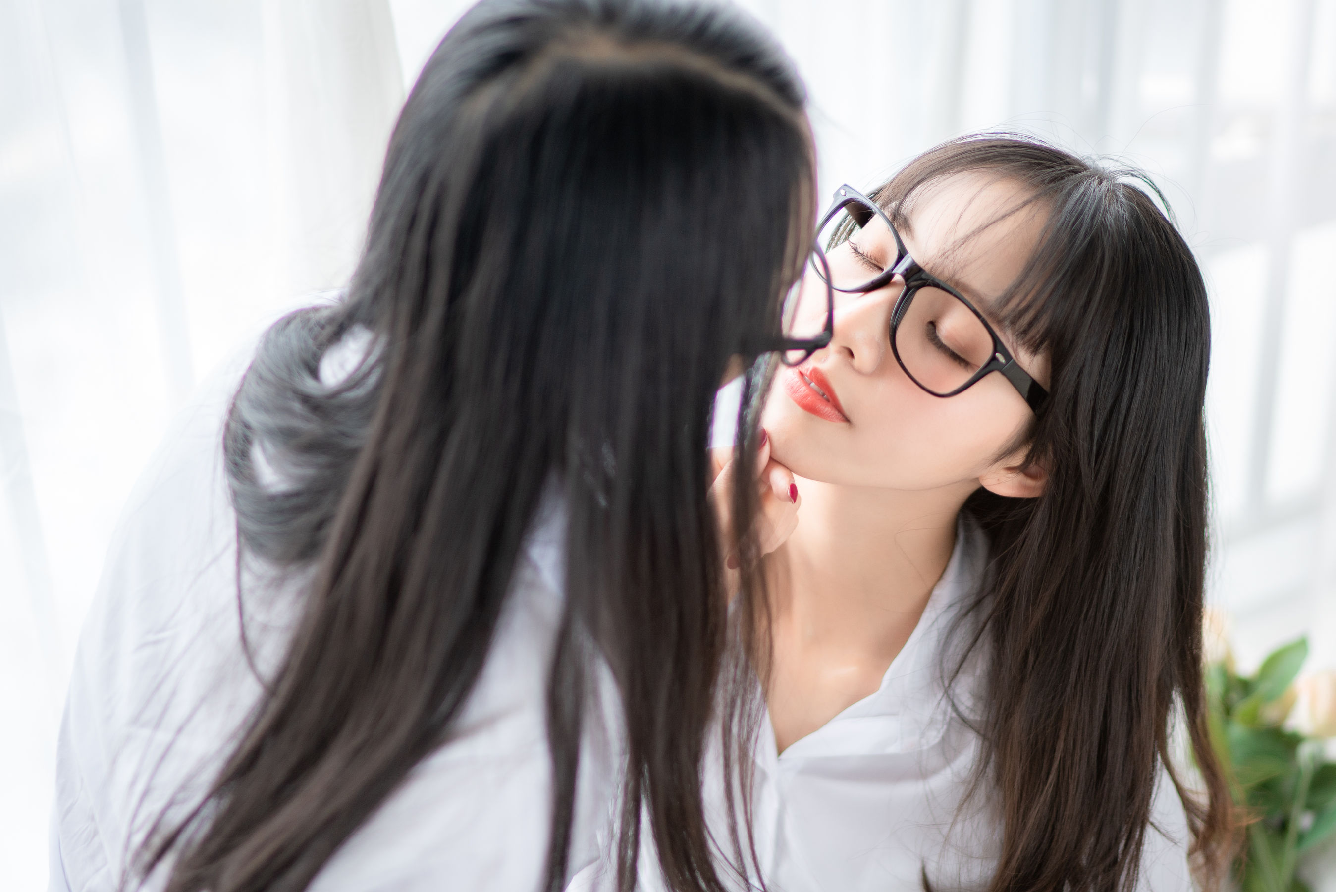 清纯妹子西瓜 – 黑丝百合 [54P]