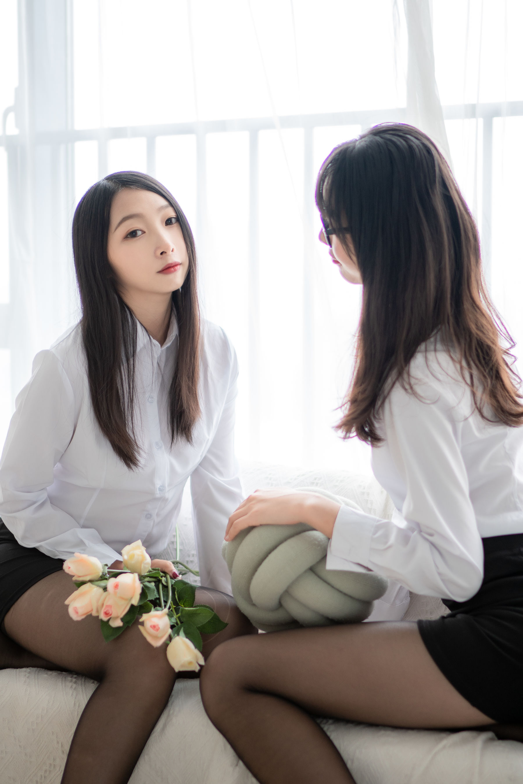 清纯妹子西瓜 – 黑丝百合 [54P]