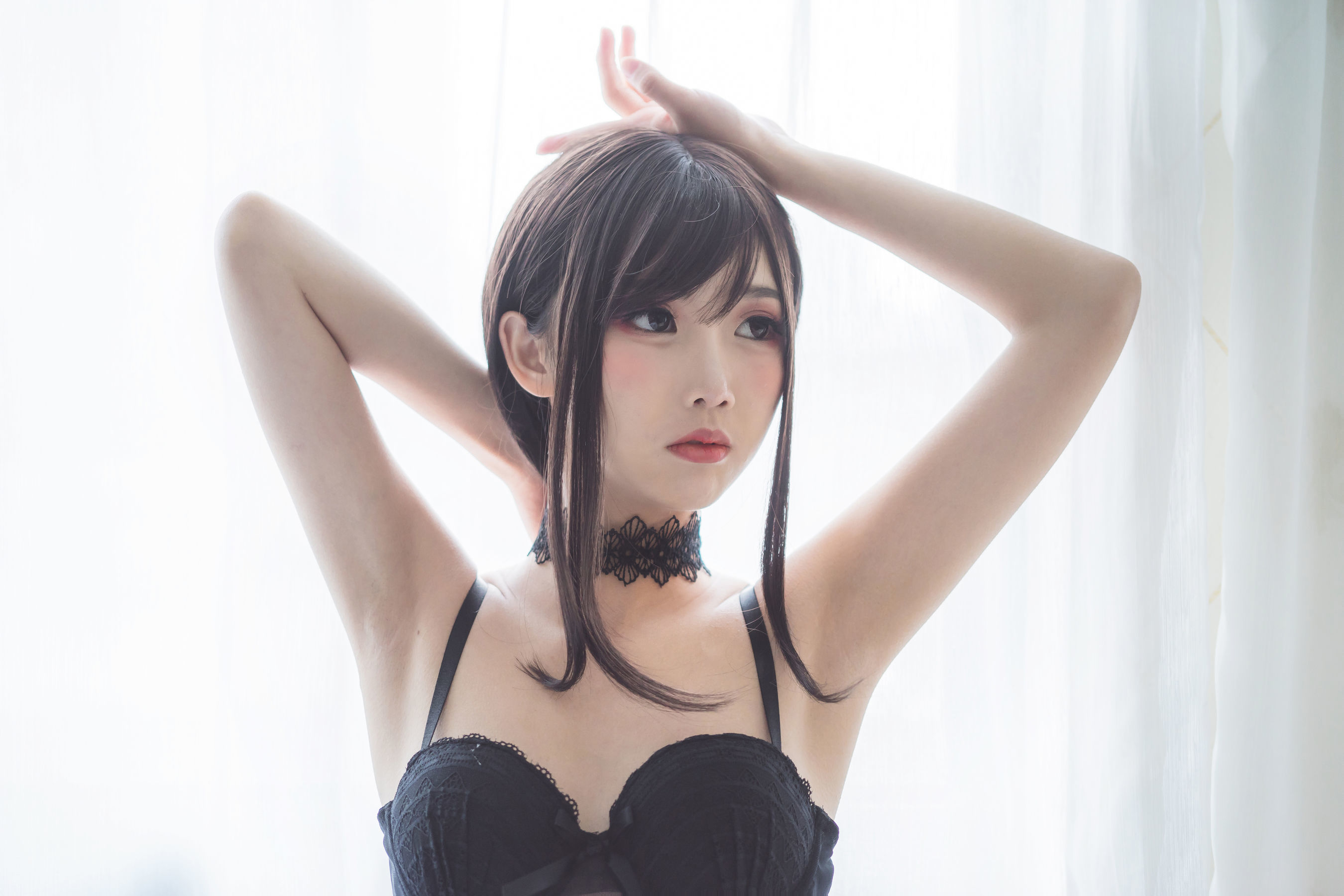 [萝莉COS] 面饼仙儿 – 脑内少女 黑色束衣 [13P]