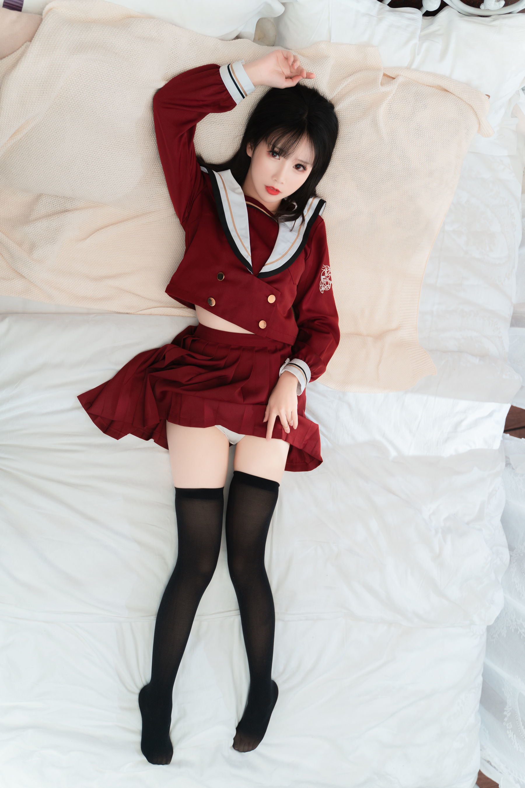可爱人气Coser面饼仙儿 – 红色JK [16P]