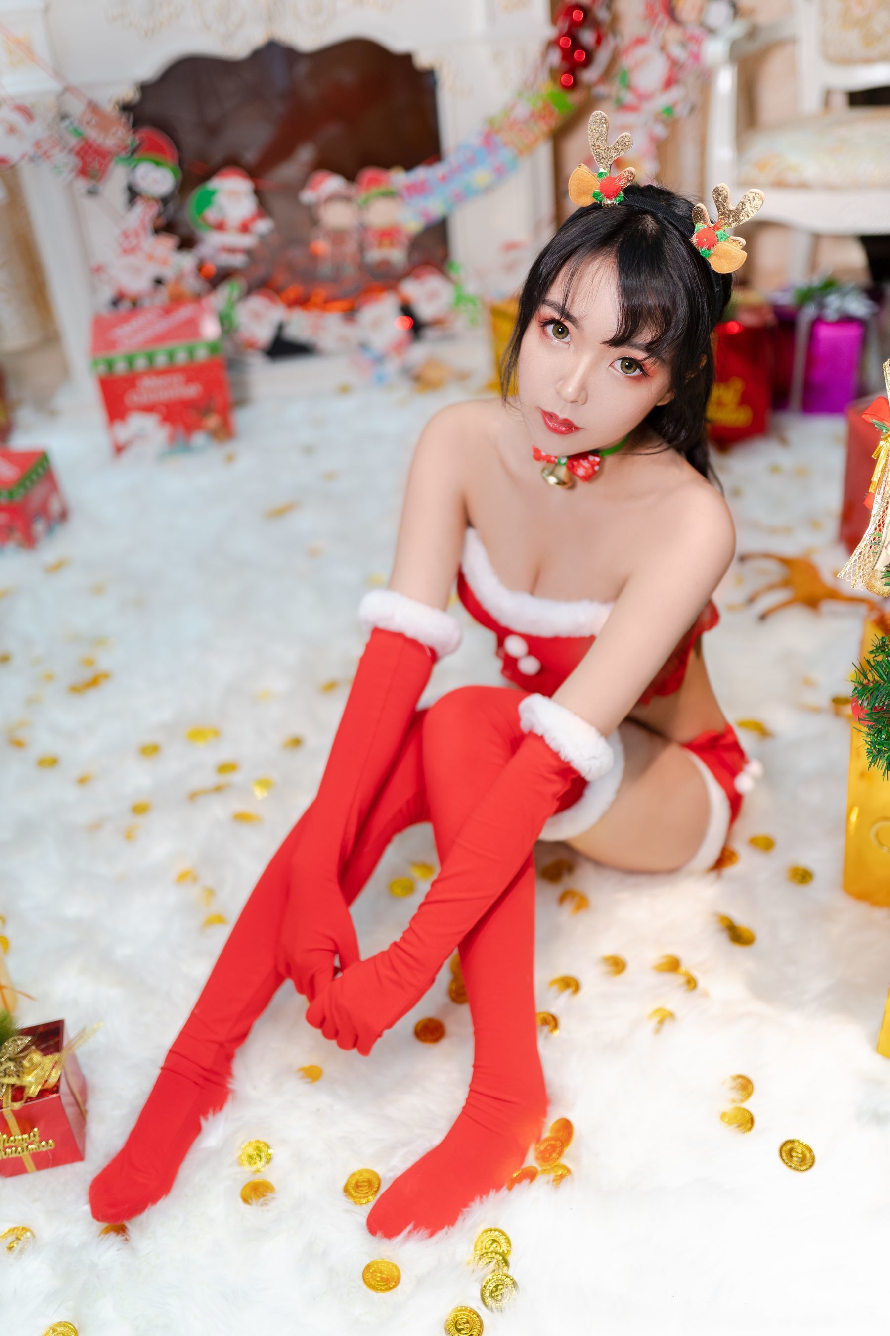 Coser小姐姐妍子坚不可摧 圣诞礼物 [9P]