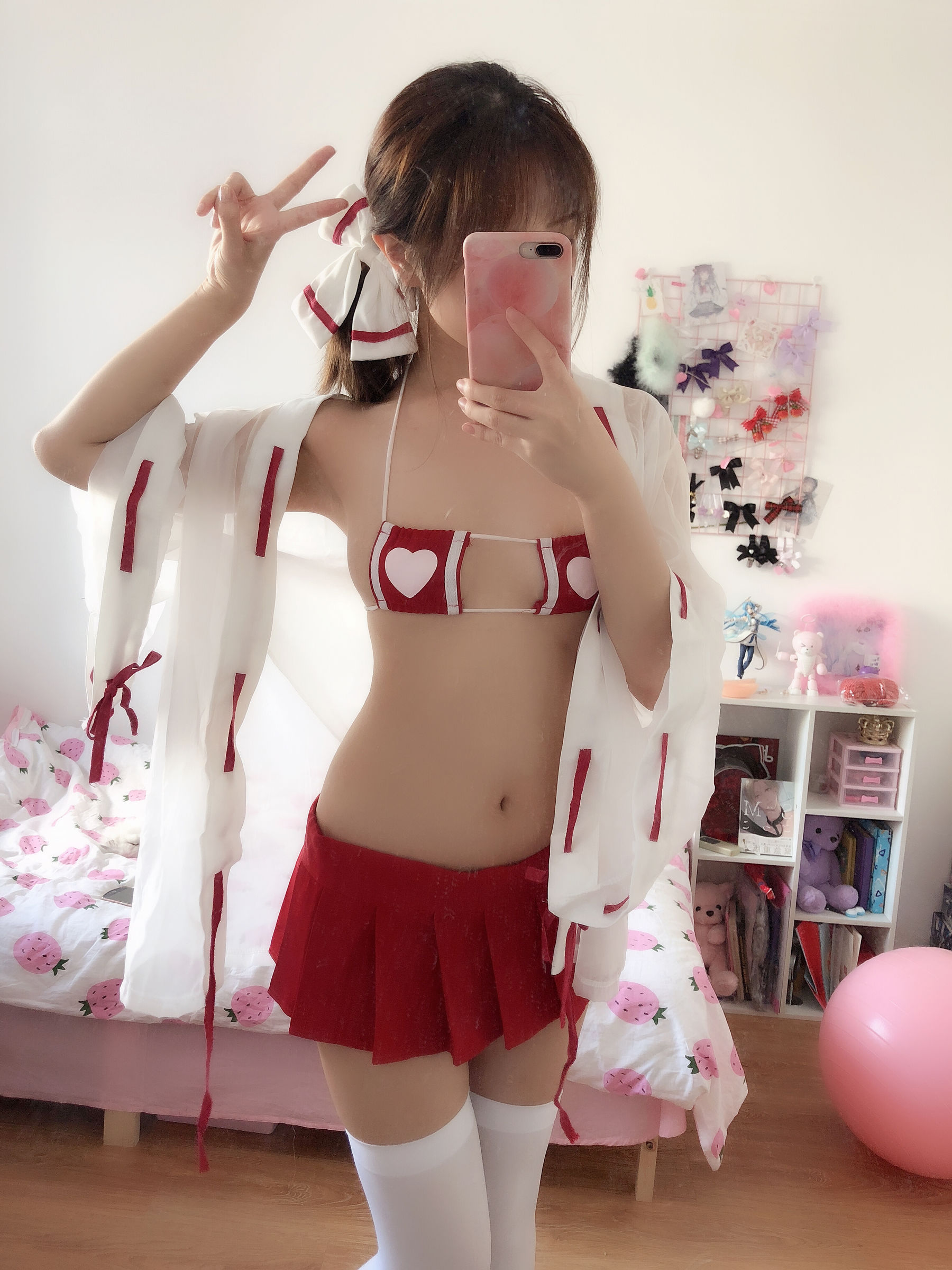 [Cosplay写真] 动漫博主雯妹 – 自拍本（1号本）巫女 [17P]