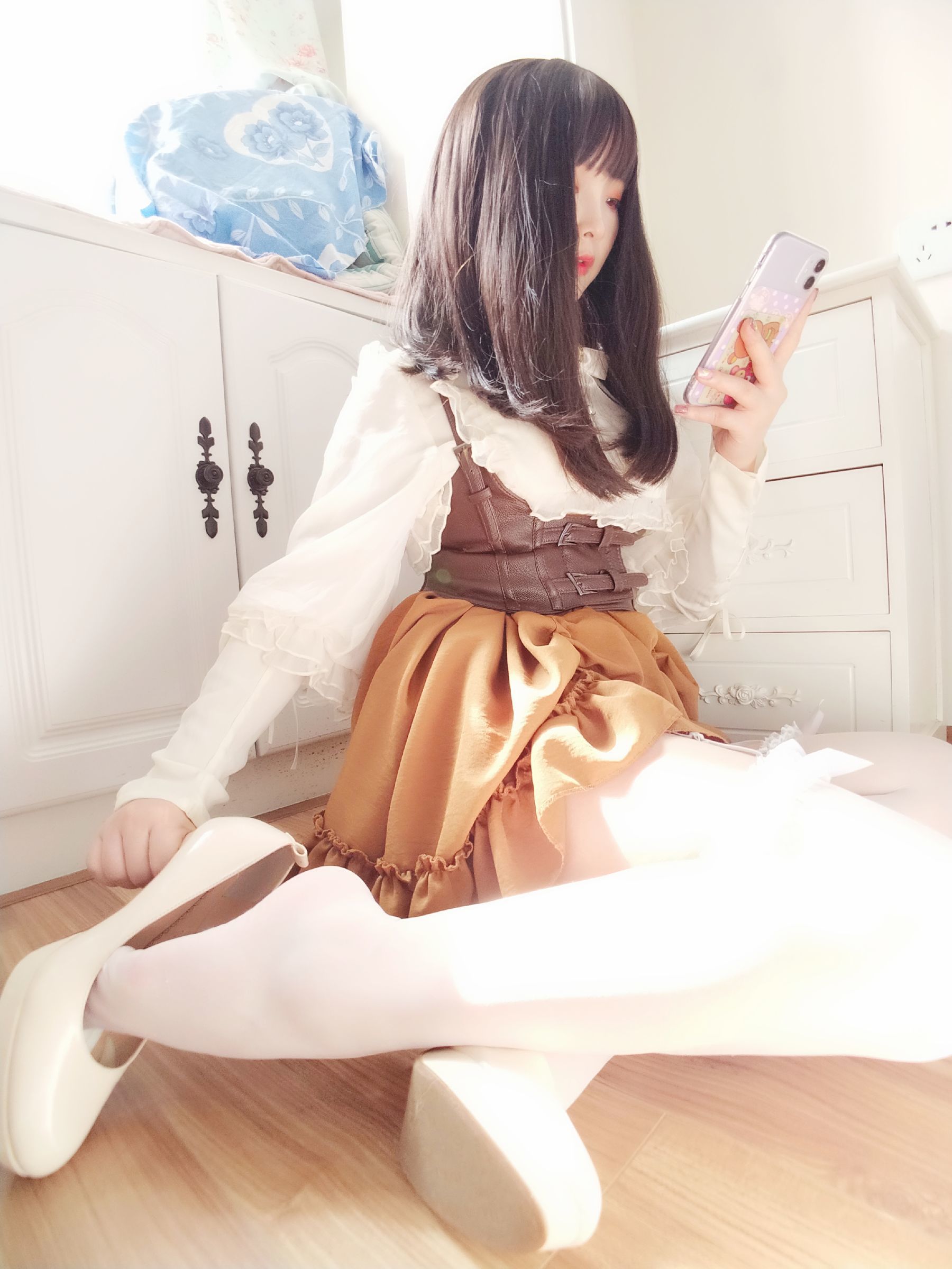 二次元美女古川kagura – 蕾丝长筒吊带丝袜 [38P]