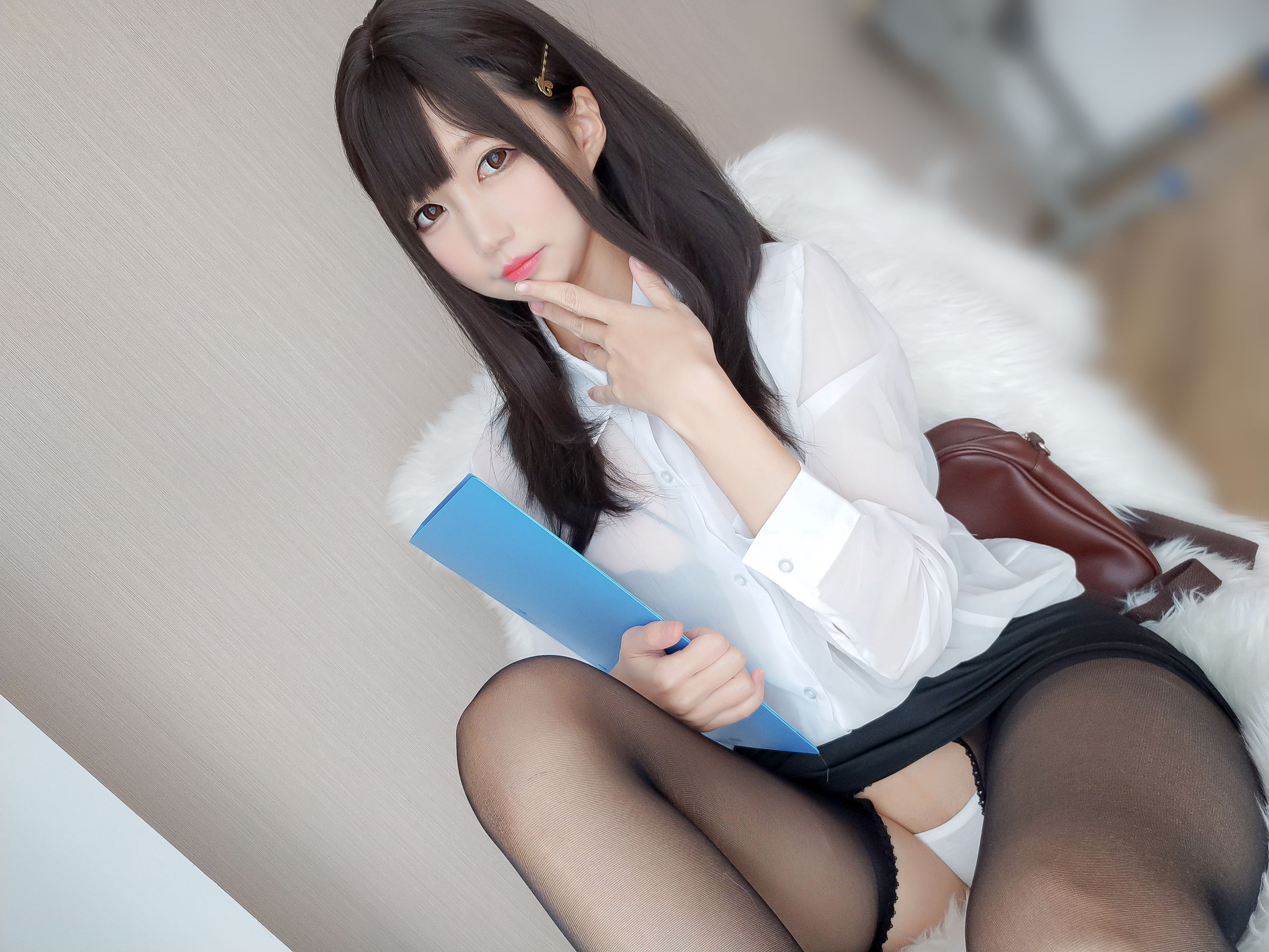 NAGISA魔物喵 – 黑丝OL [31P]